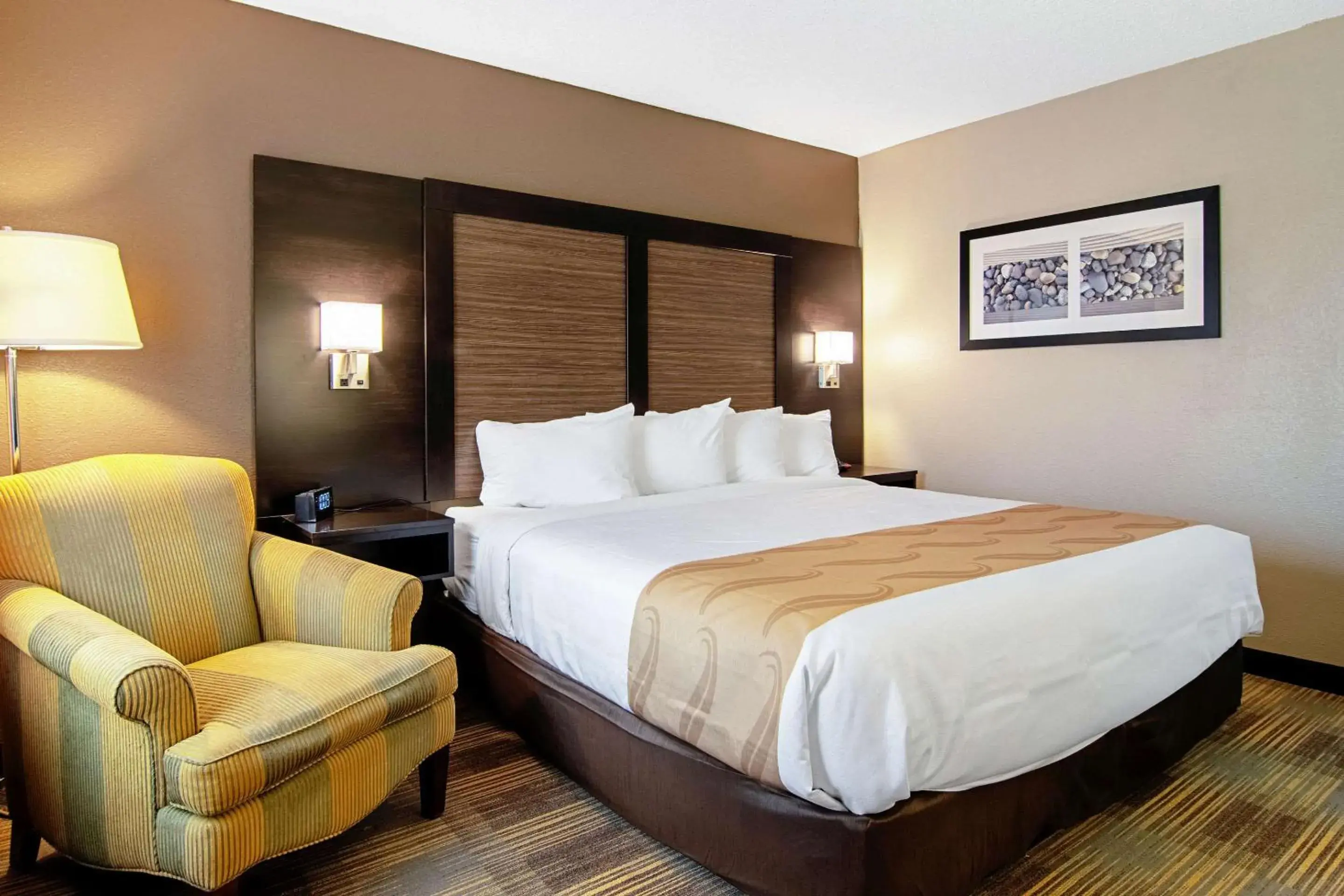 Photo of the whole room, Bed in Quality Inn Villa Rica Photo of the whole room, Bed in Quality Inn Villa Rica