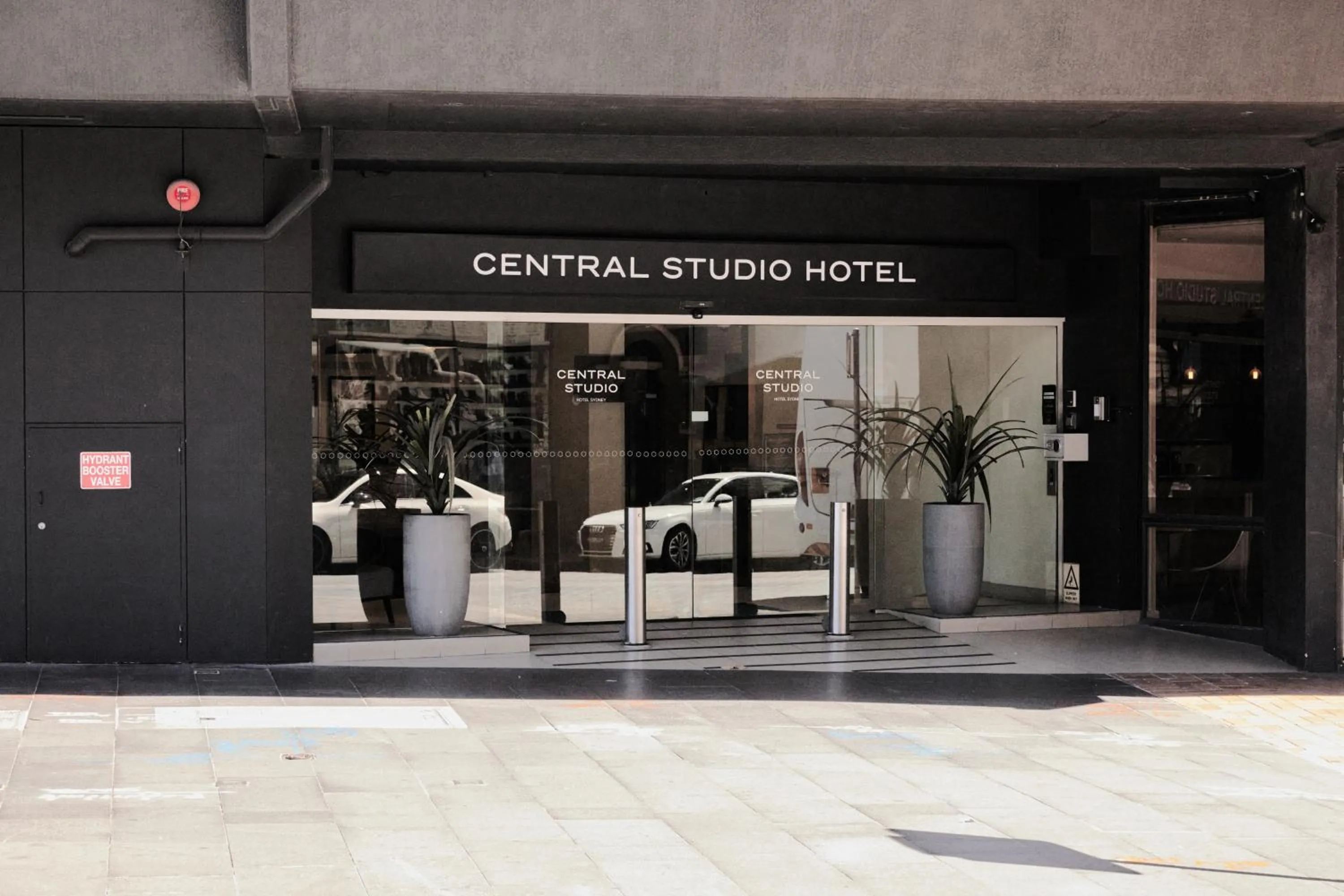 Facade/entrance in Central Studio Hotel Sydney