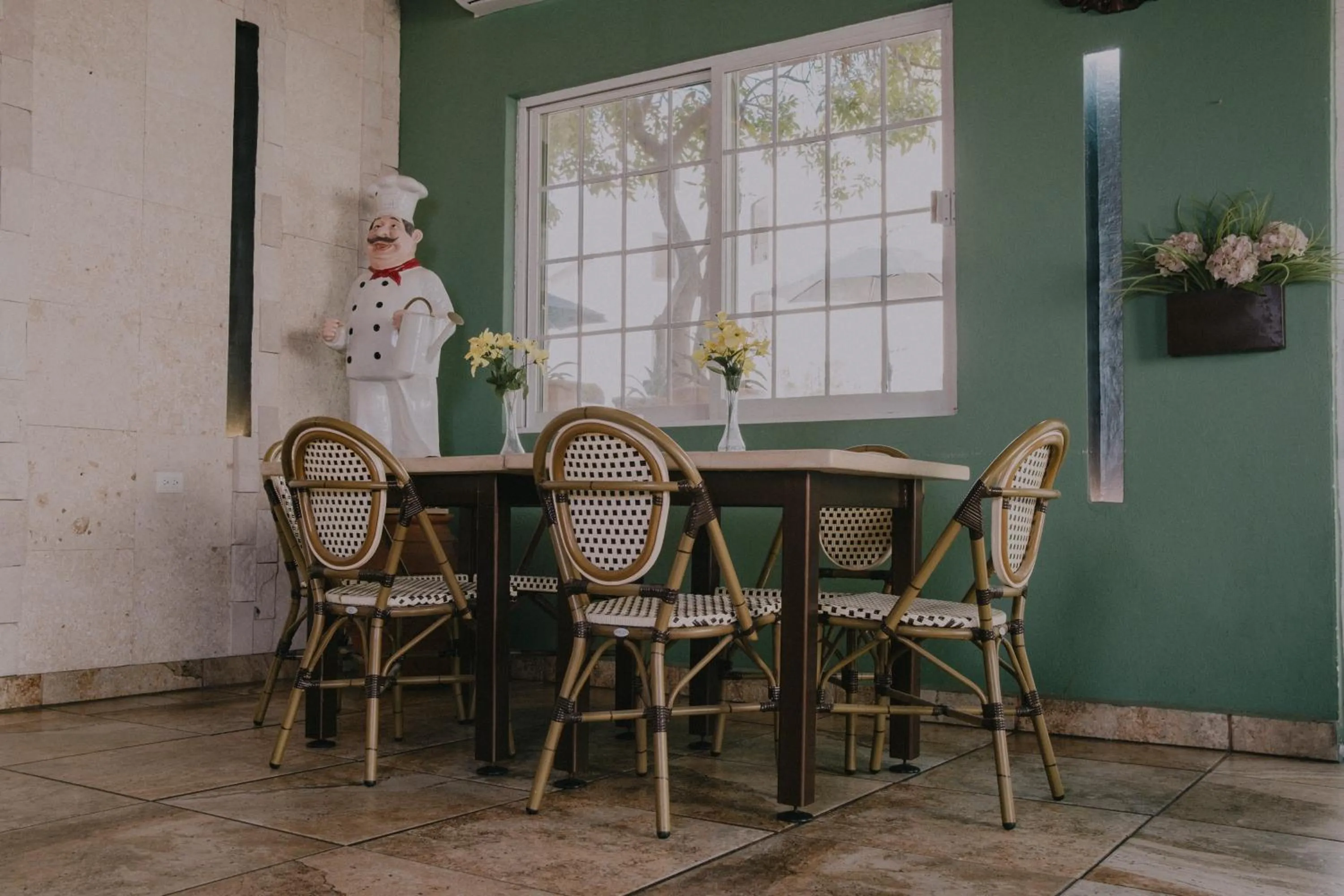 Restaurant/places to eat in Santa Maria del Cabo