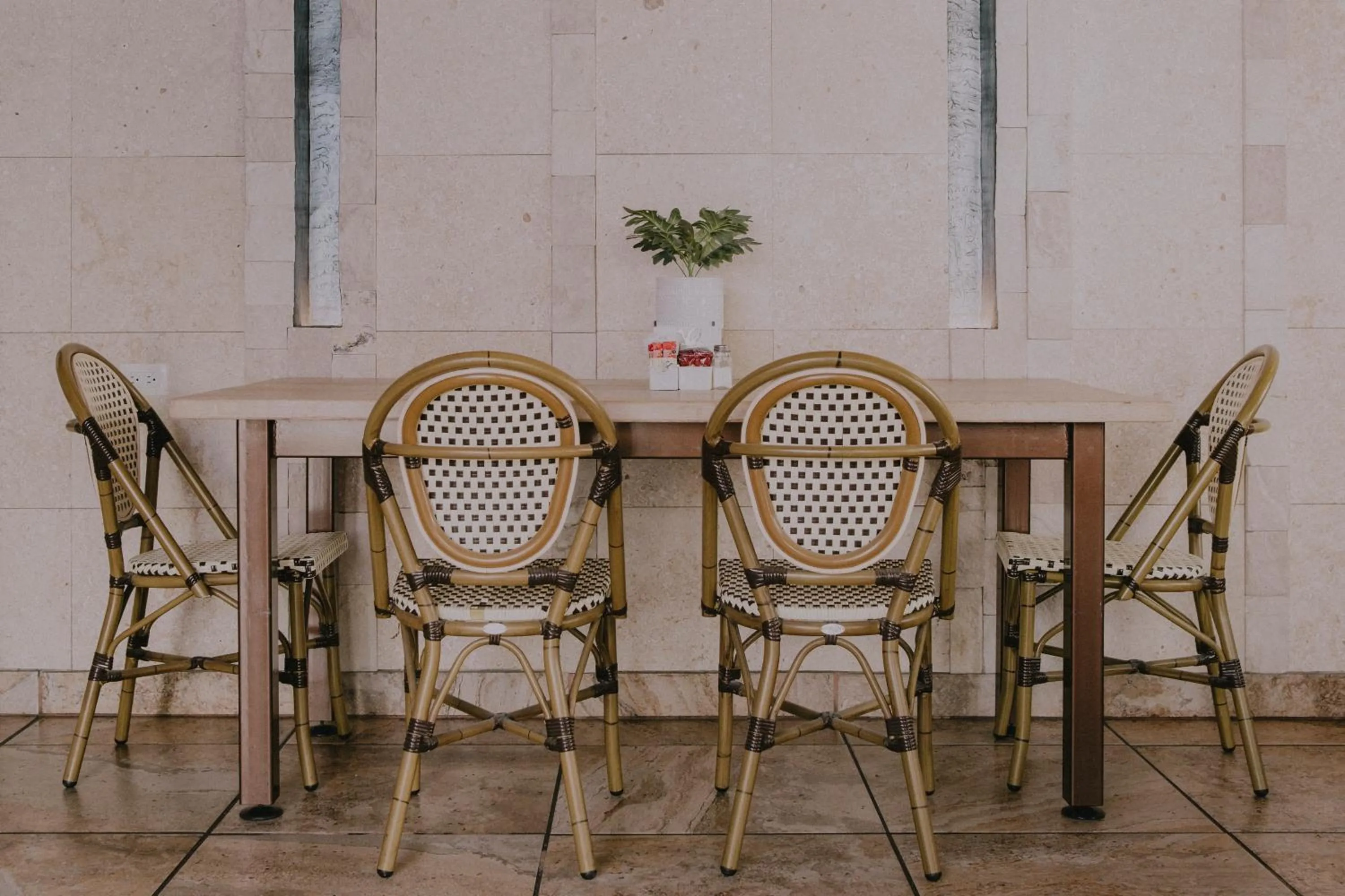 Restaurant/places to eat in Santa Maria del Cabo