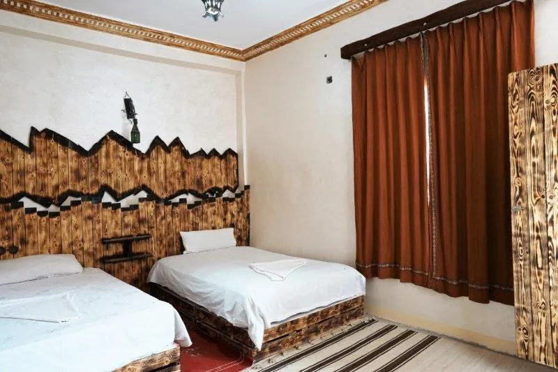 Dounia Hostel