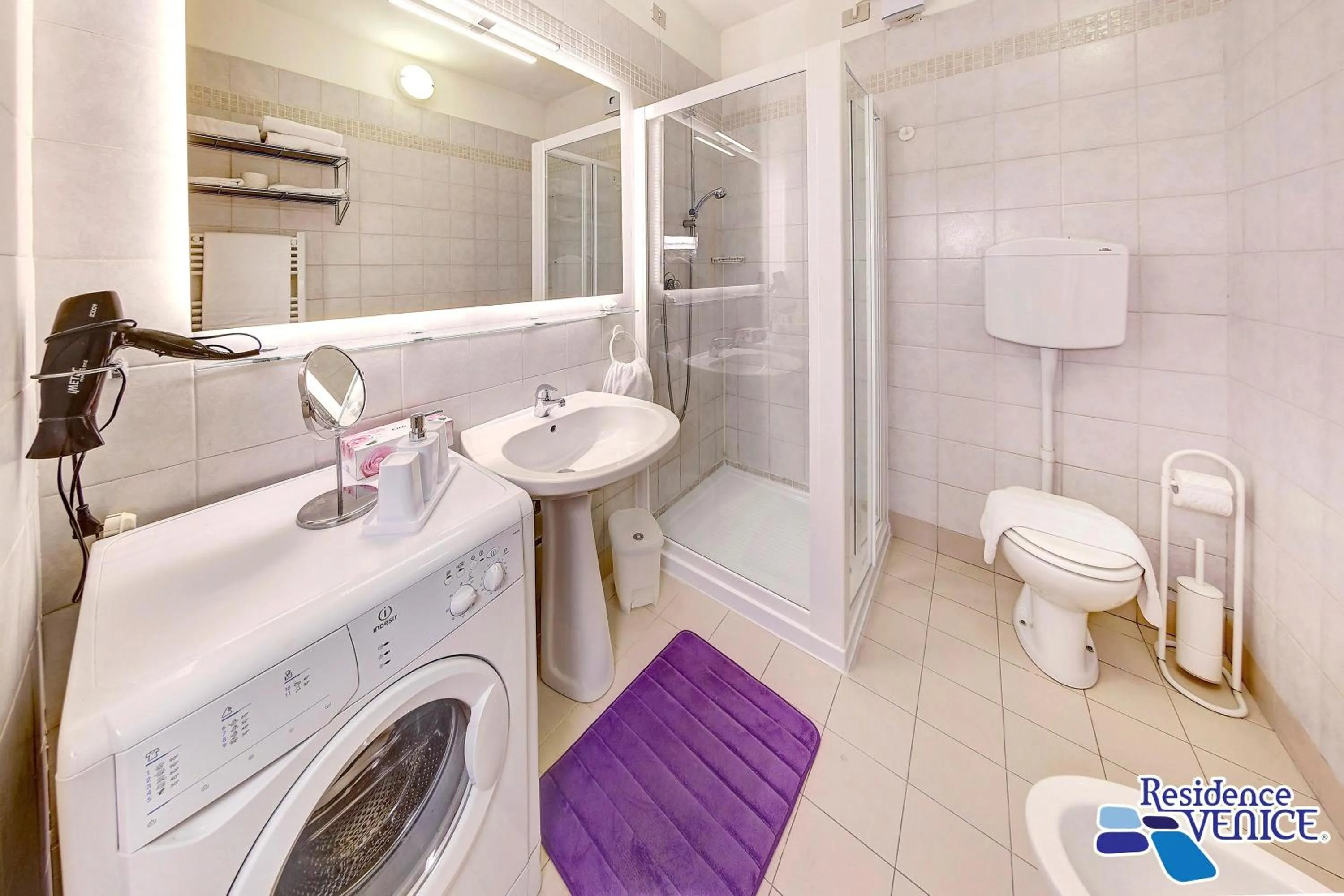 Shower in Residence Venice