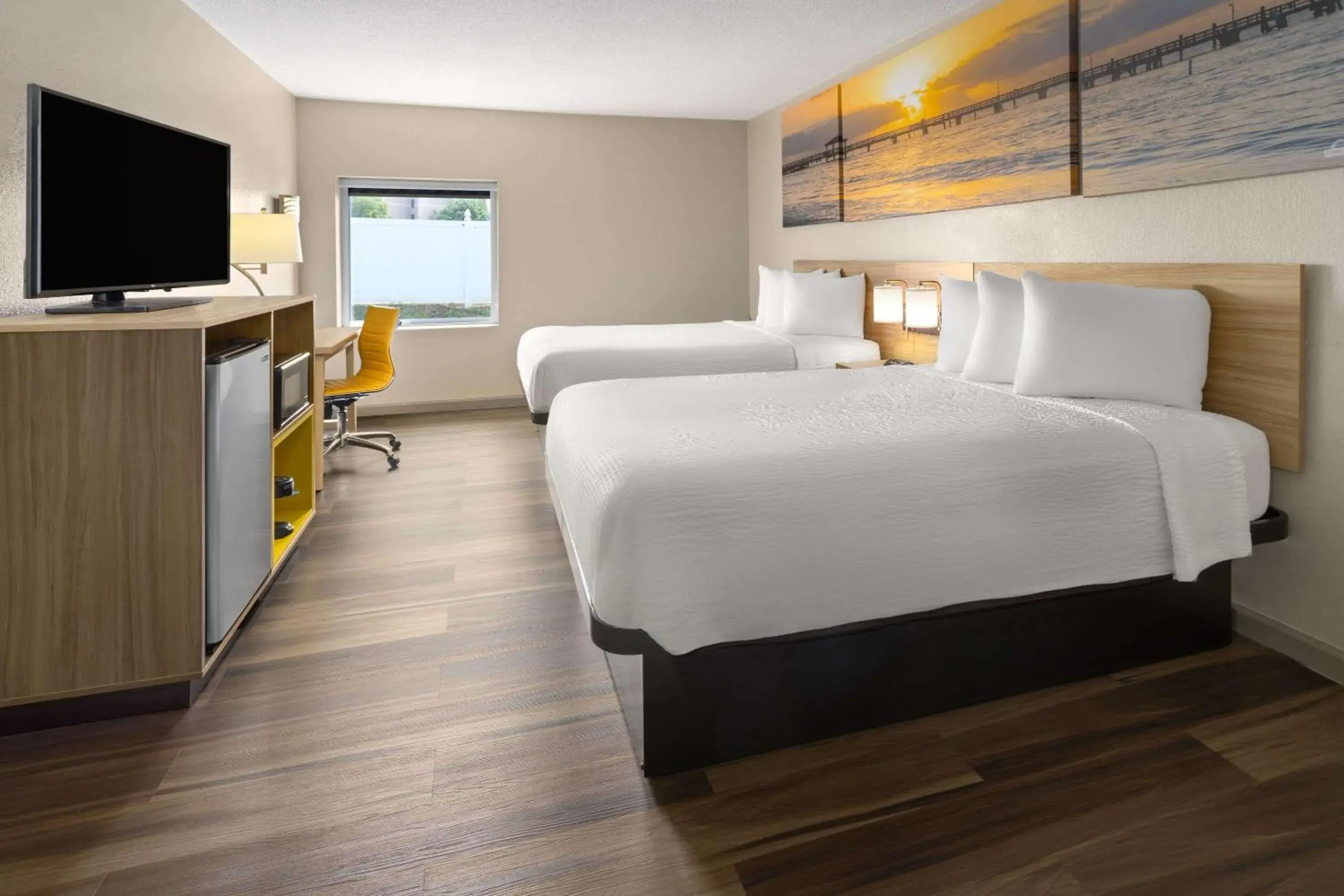 Photo of the whole room, Bed in Days Inn by Wyndham Aberdeen Photo of the whole room, Bed in Days Inn by Wyndham Aberdeen