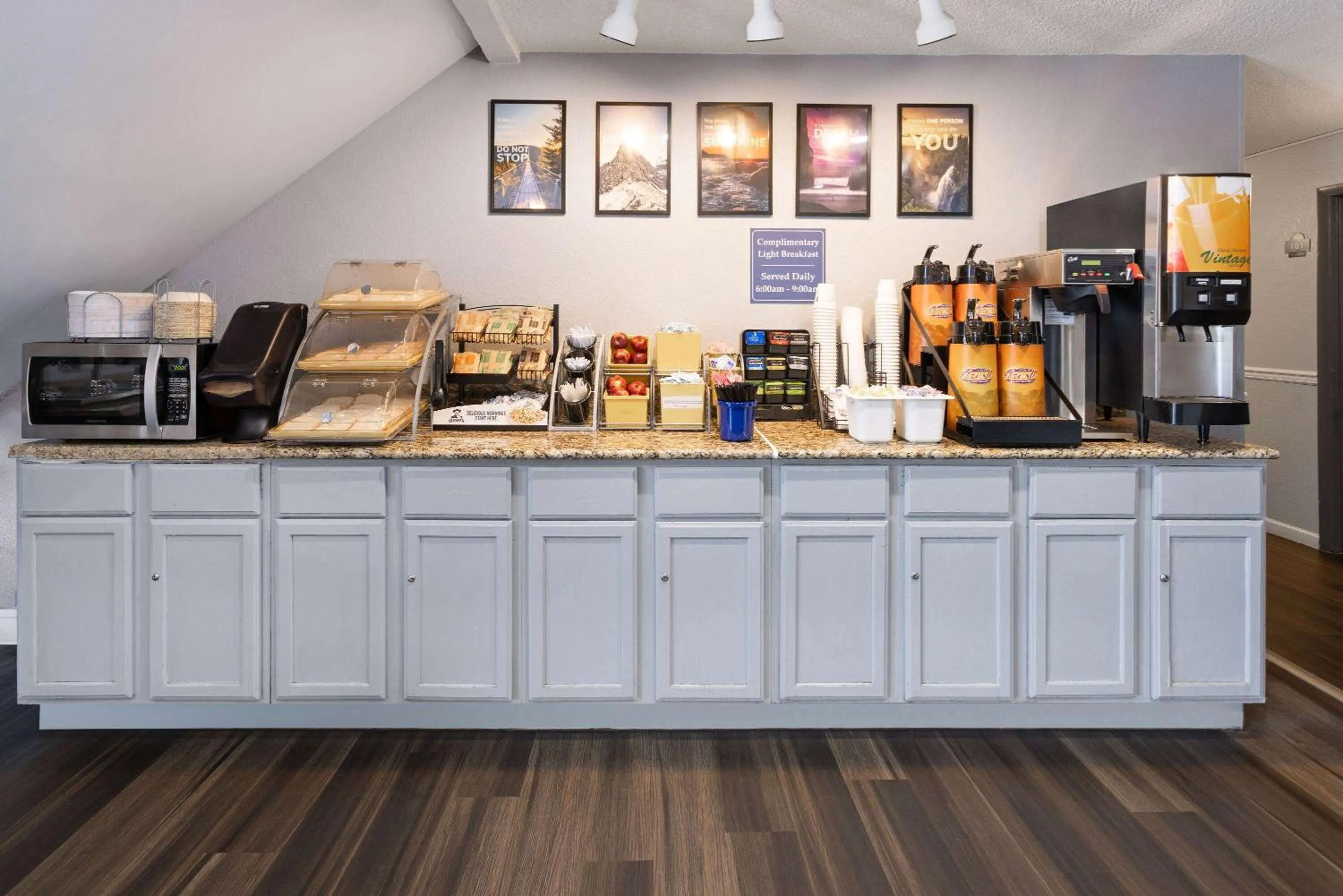 Breakfast in Days Inn by Wyndham Aberdeen