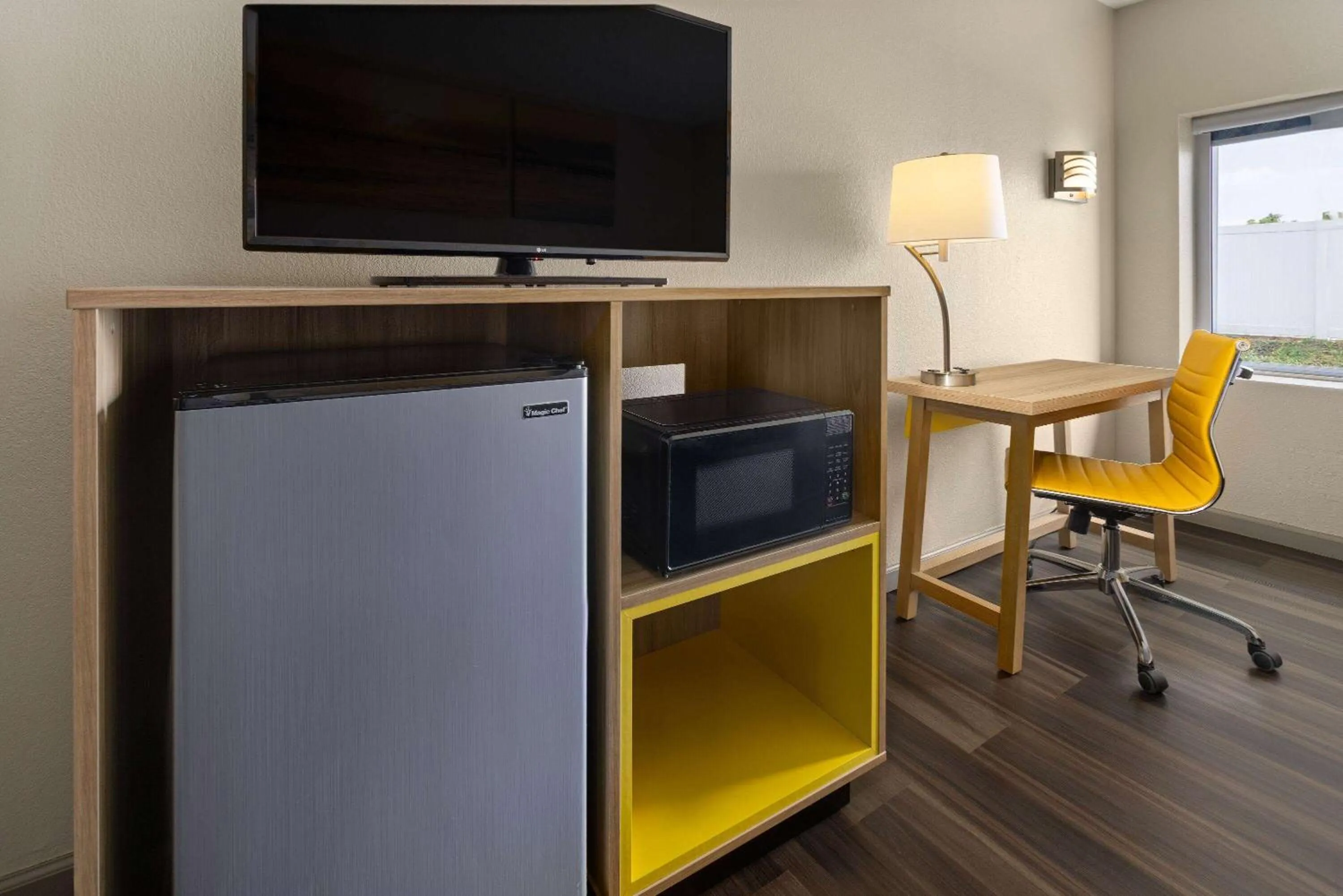 Photo of the whole room in Days Inn by Wyndham Aberdeen