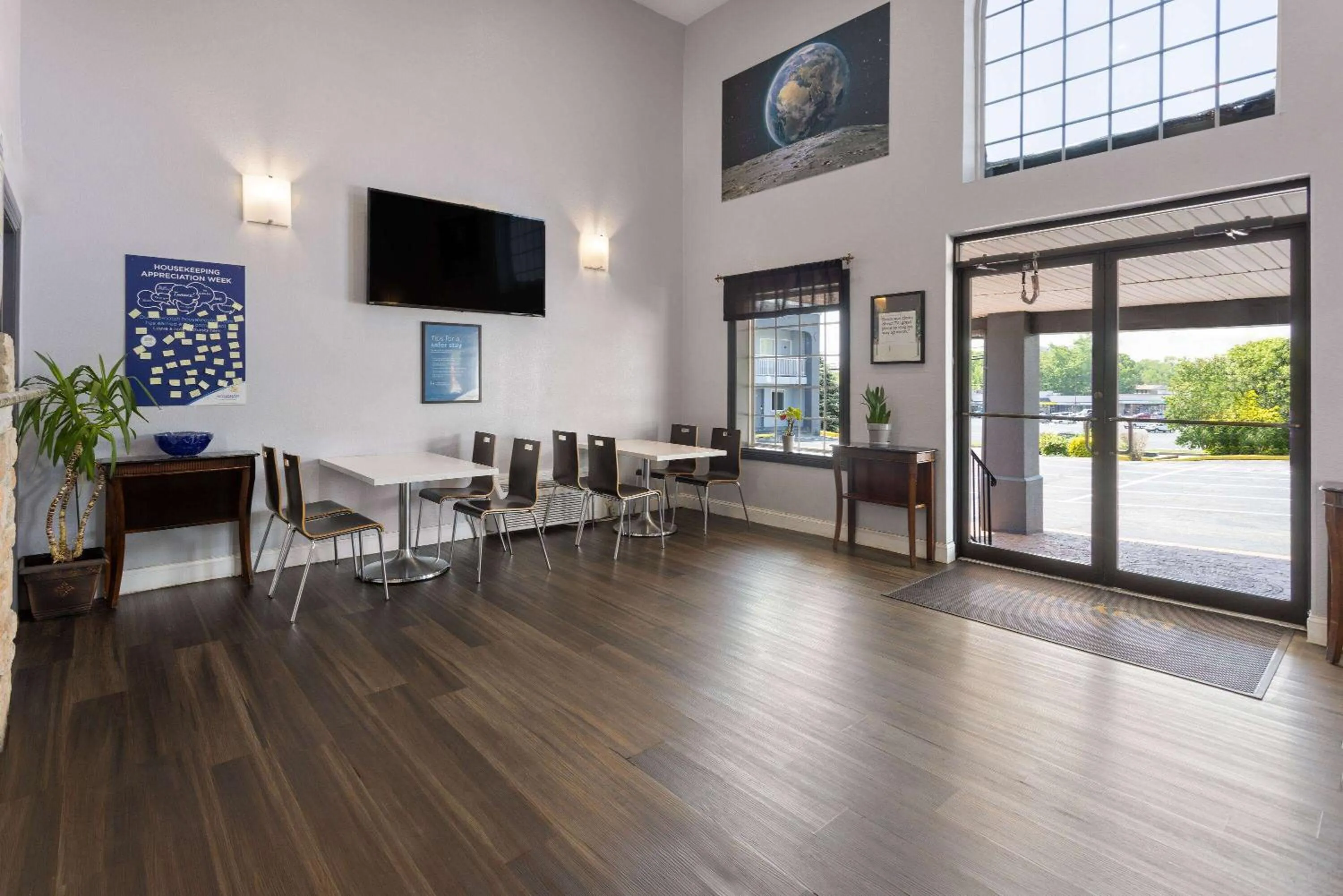 Lobby or reception in Days Inn by Wyndham Aberdeen