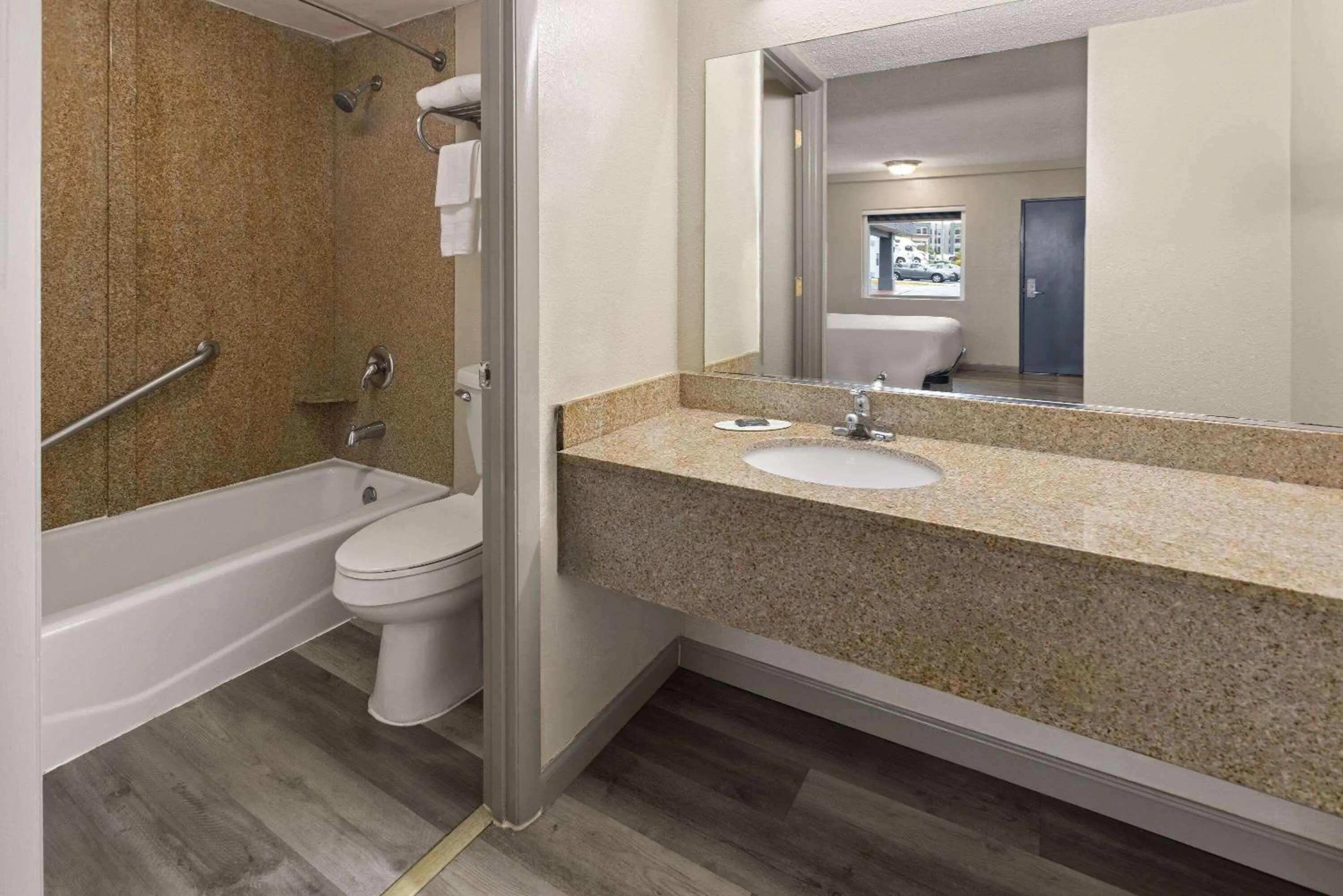 Bathroom in Days Inn by Wyndham Aberdeen