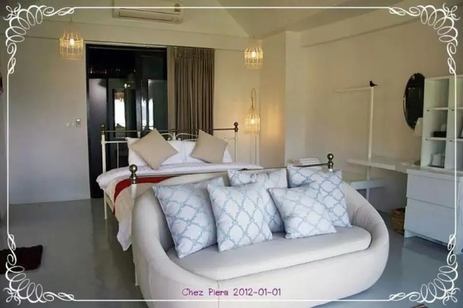 Bed in Chez Piera Resort