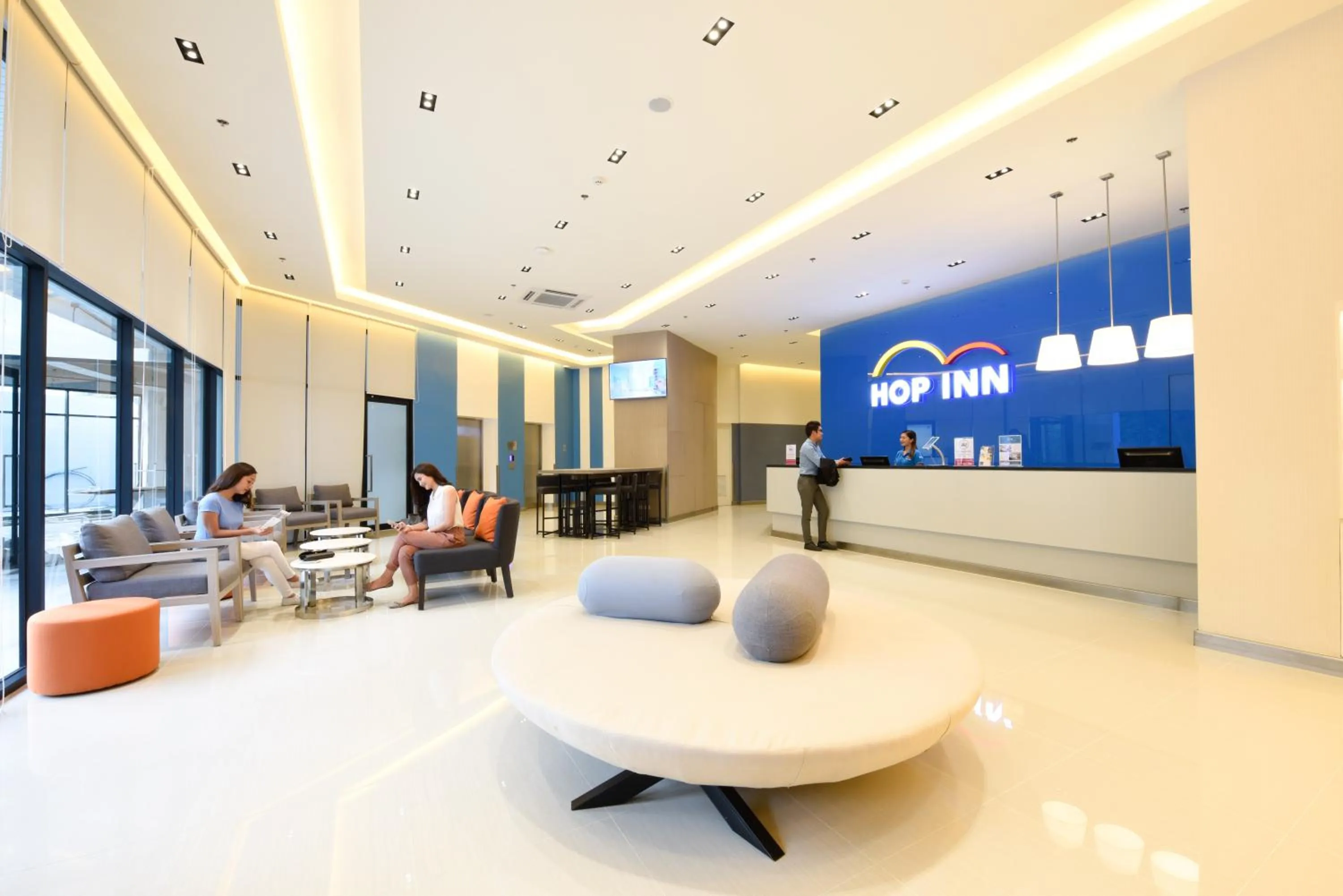 Lobby or reception in Hop Inn Hotel Alabang Manila