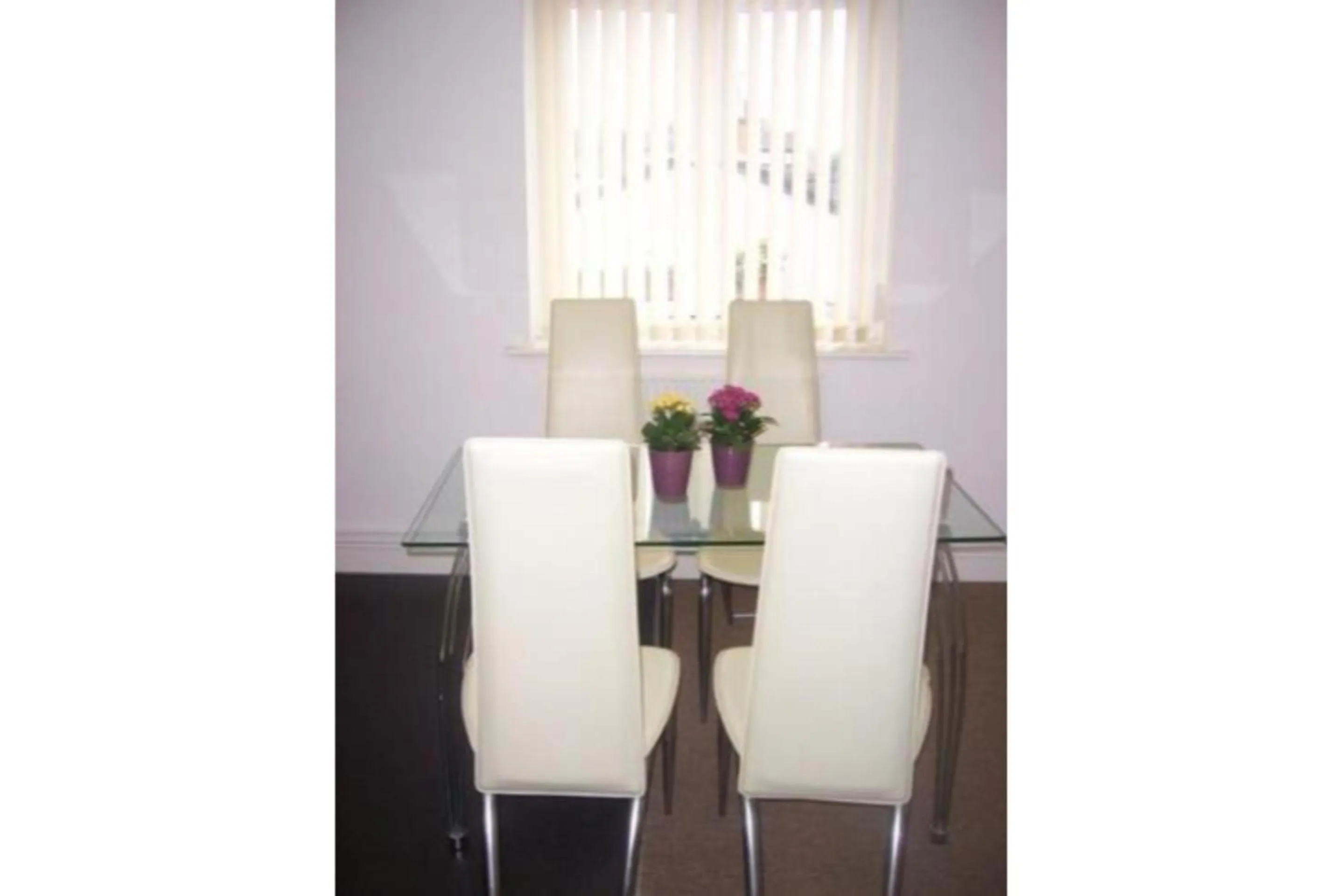 Seating area in OYO Arinza Apartments