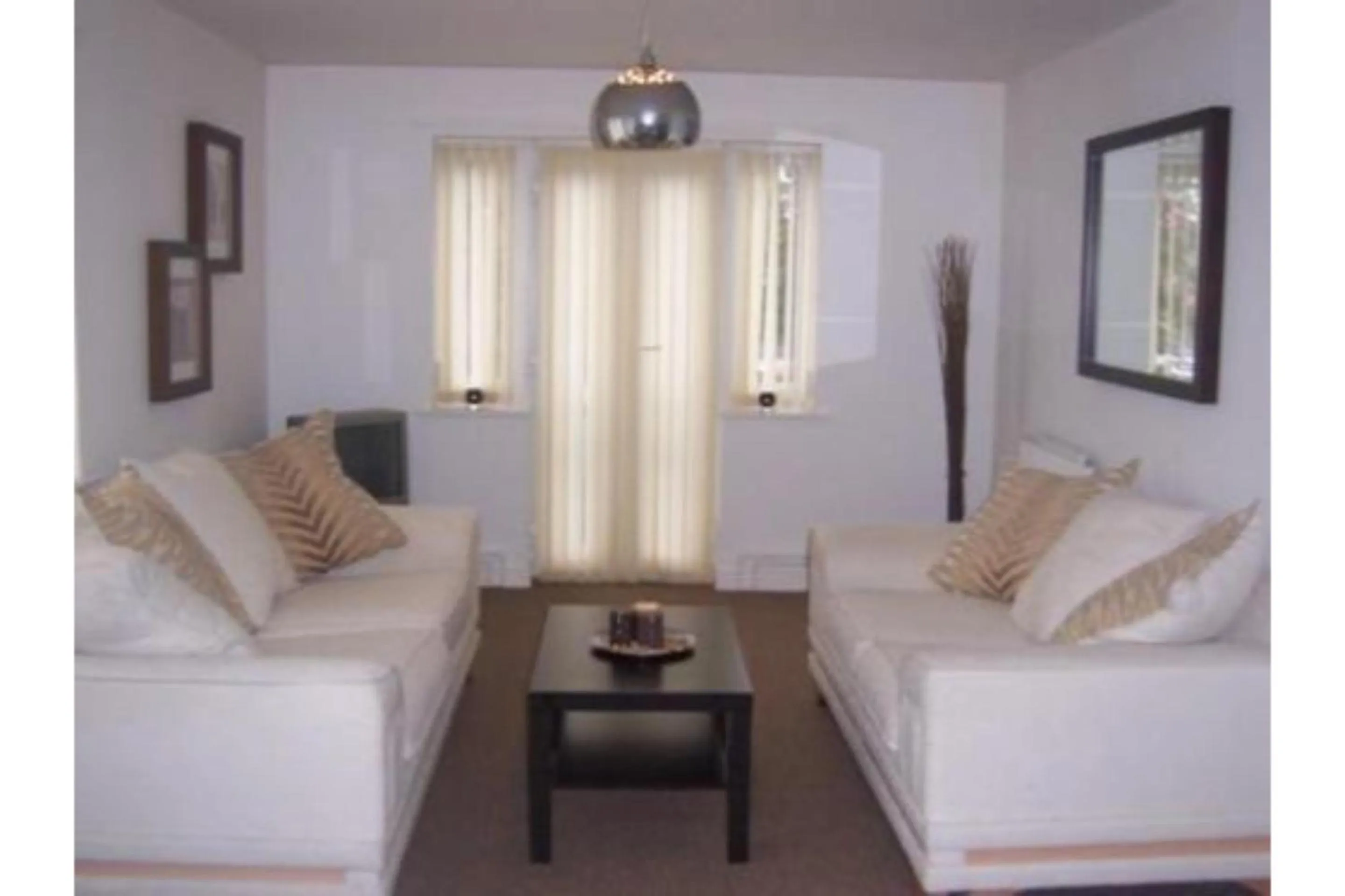 Seating Area in OYO Arinza Apartments