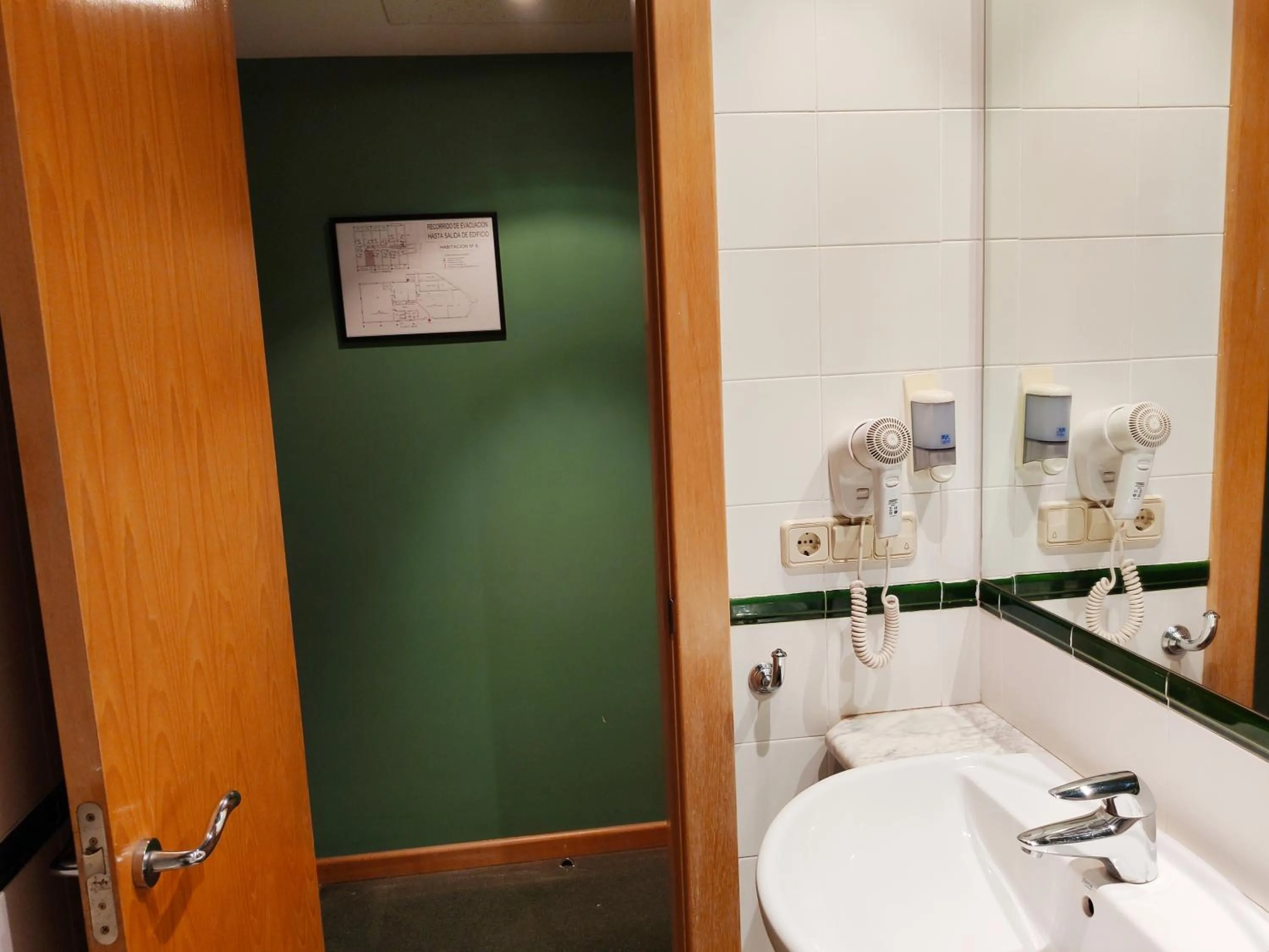 Bathroom in Hotel Área de Calahorra