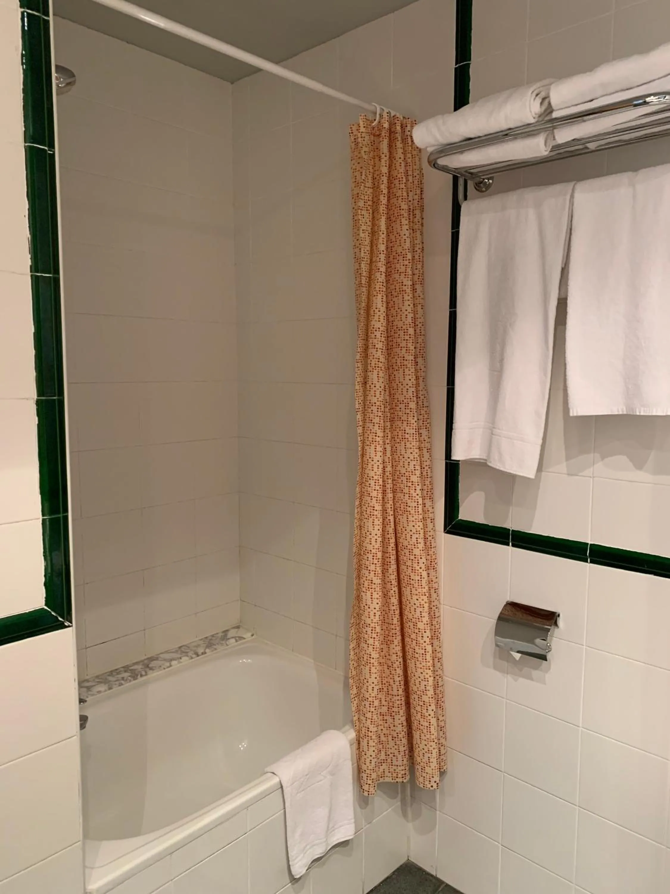 Bathroom in Hotel Área de Calahorra