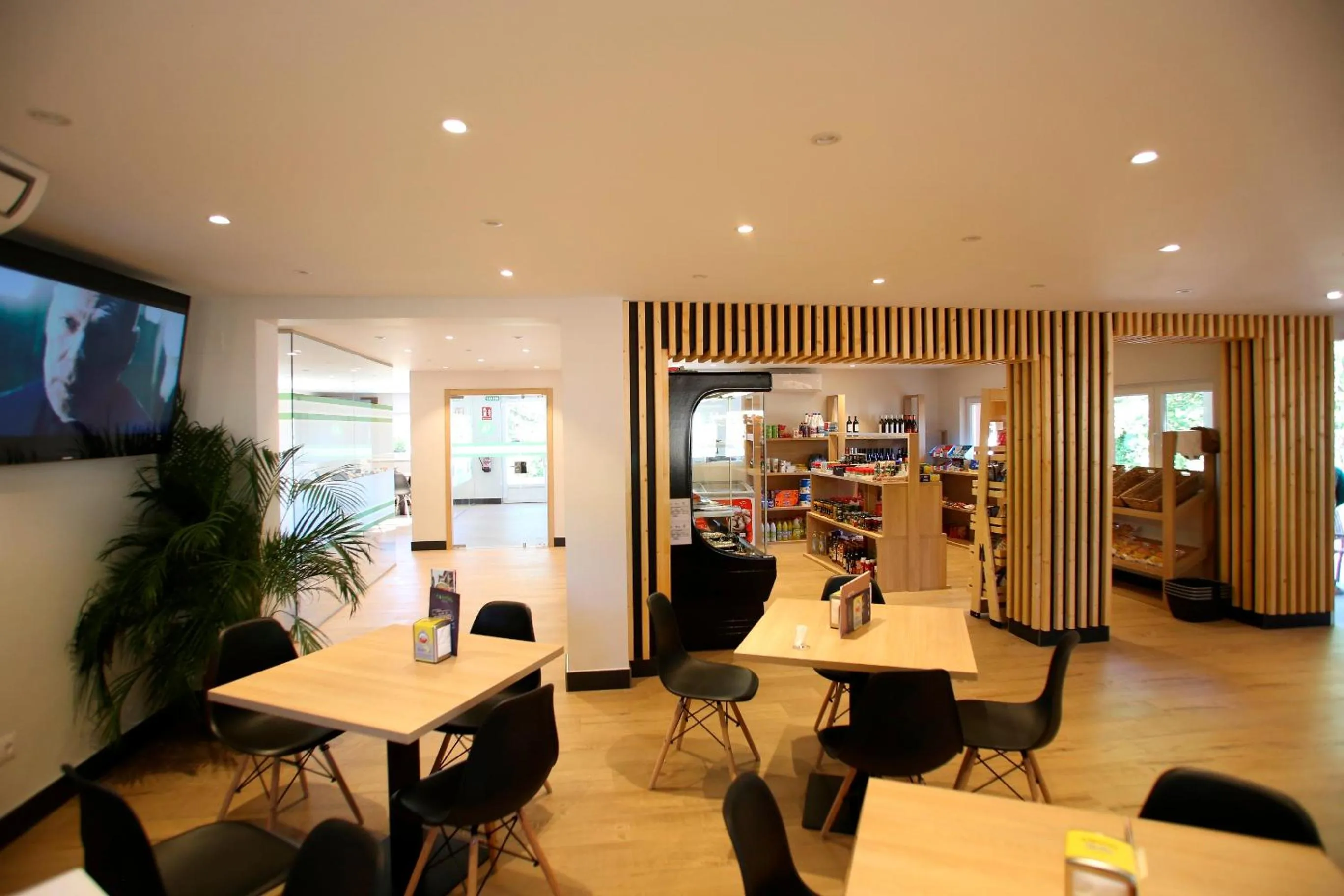 Lounge or bar in Bungalows y Mobil Homes Camping Regio