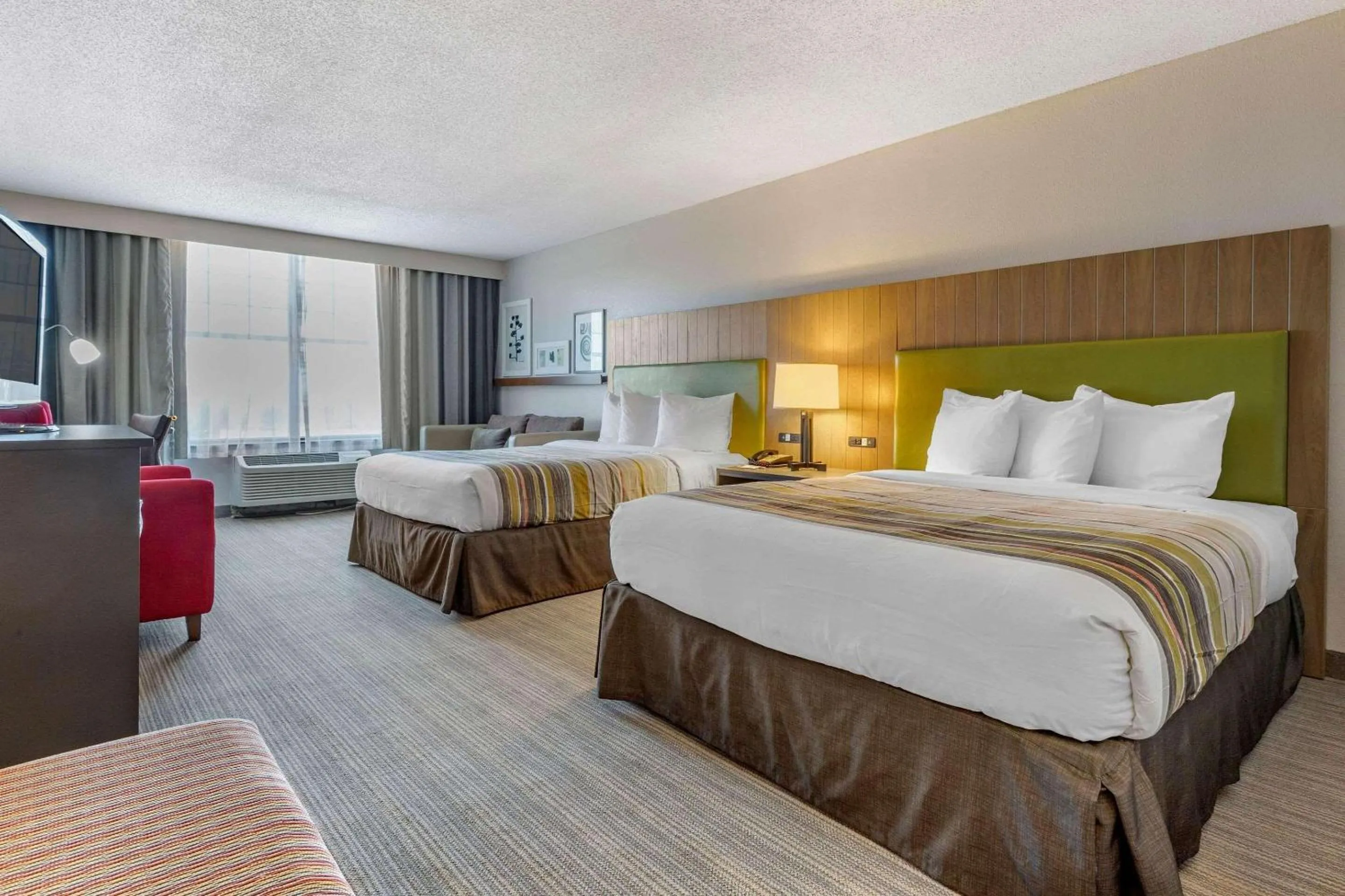 Bedroom, Bed in Country Inn & Suites by Radisson, Lumberton, NC