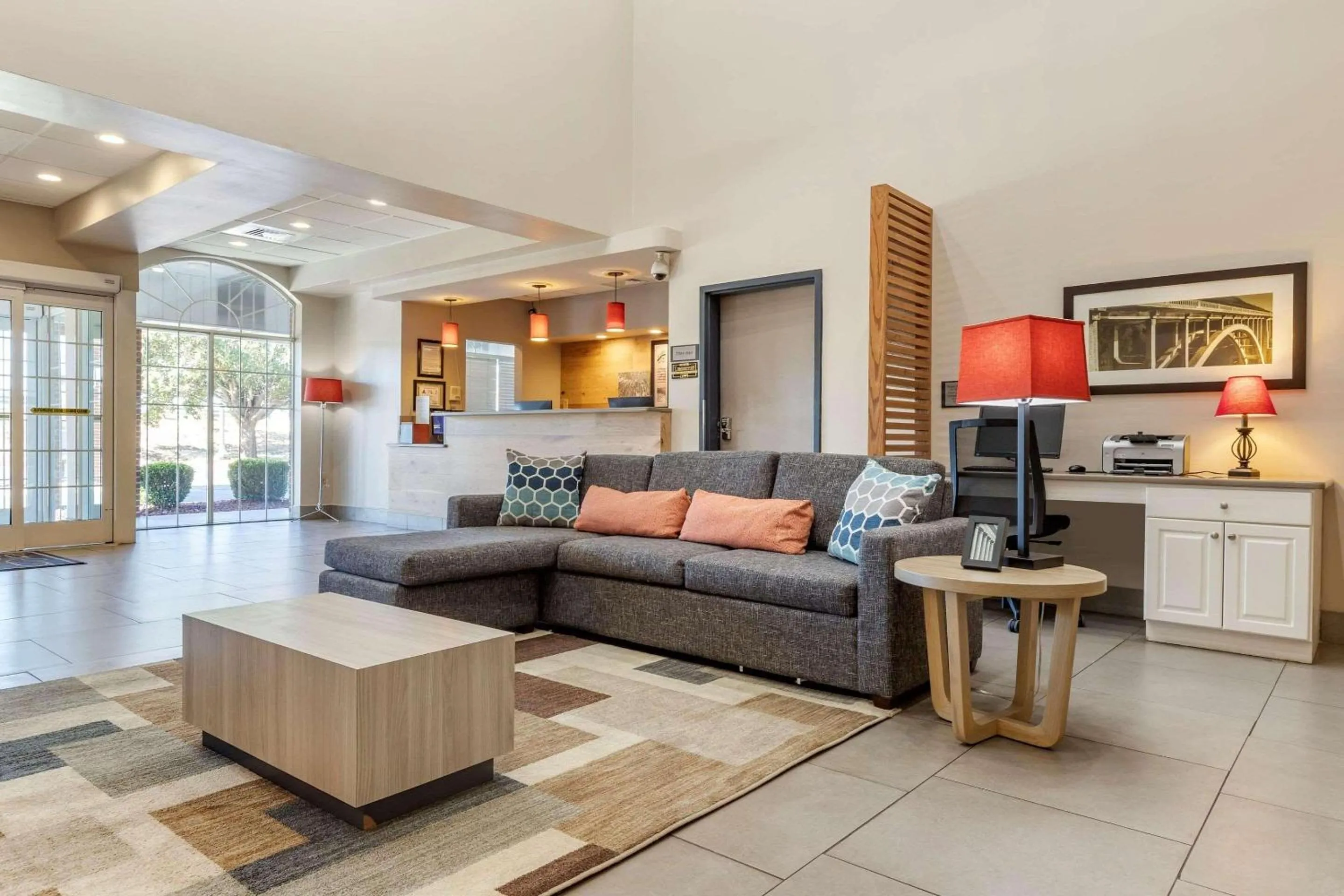 Lobby or reception in Country Inn & Suites by Radisson, Lumberton, NC