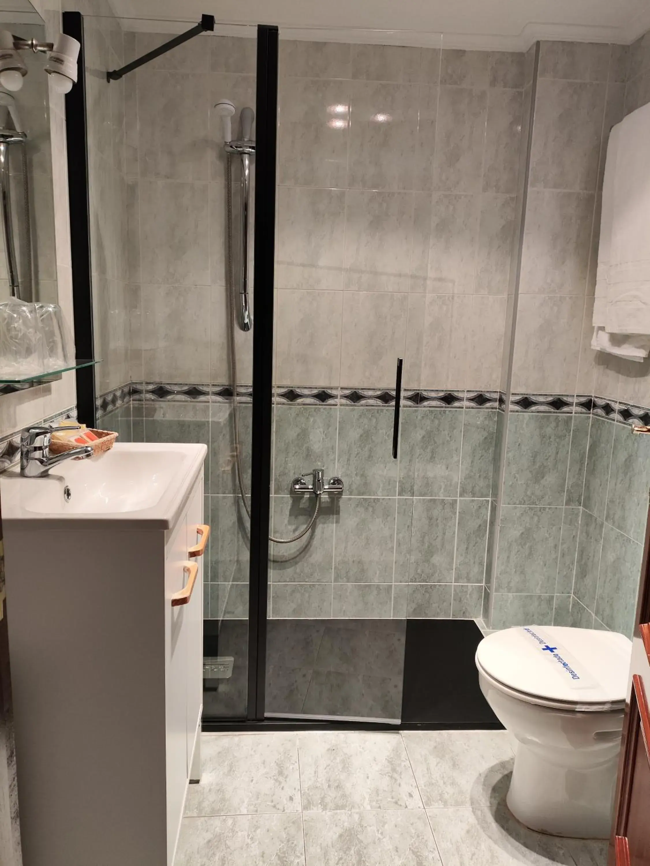 Twin Room - single occupancy in Hostal Ciudad de Nájera Twin Room - single occupancy in Hostal Ciudad de Nájera