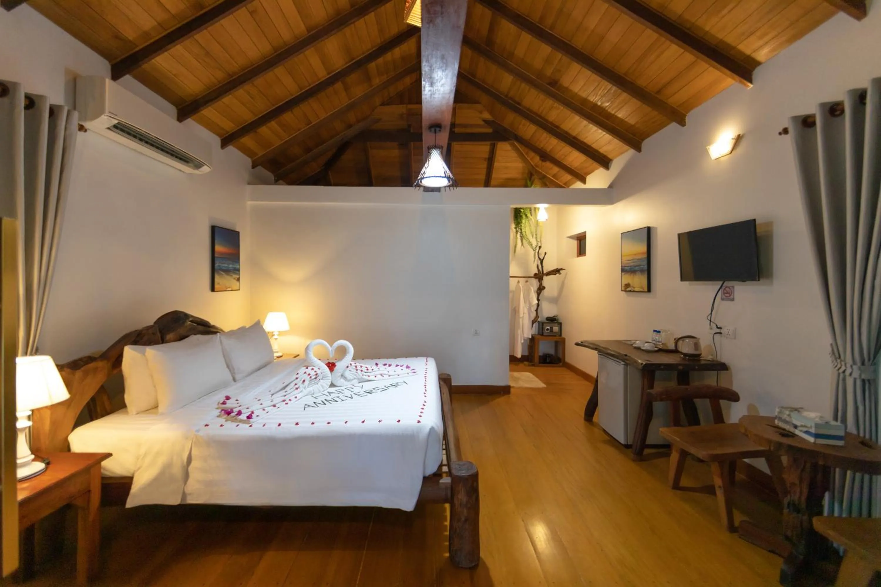 Bedroom, Bed in Mafiya Resort