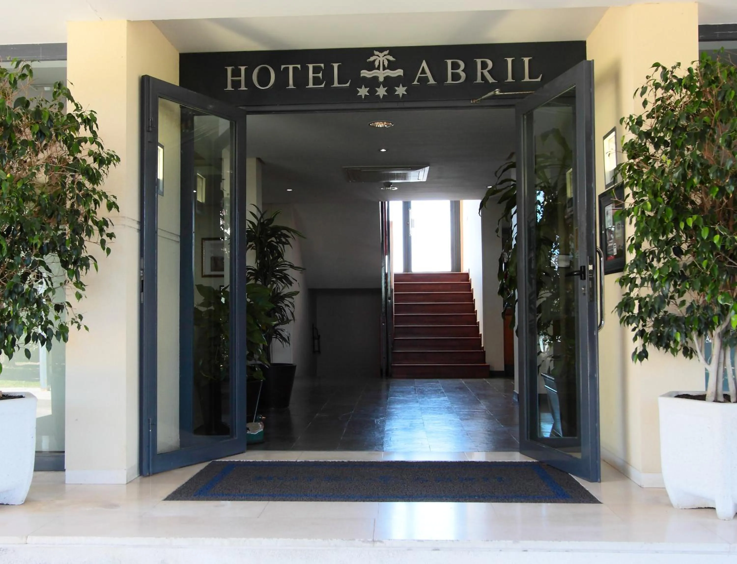 Facade/entrance in Hospedium Hotel Abril