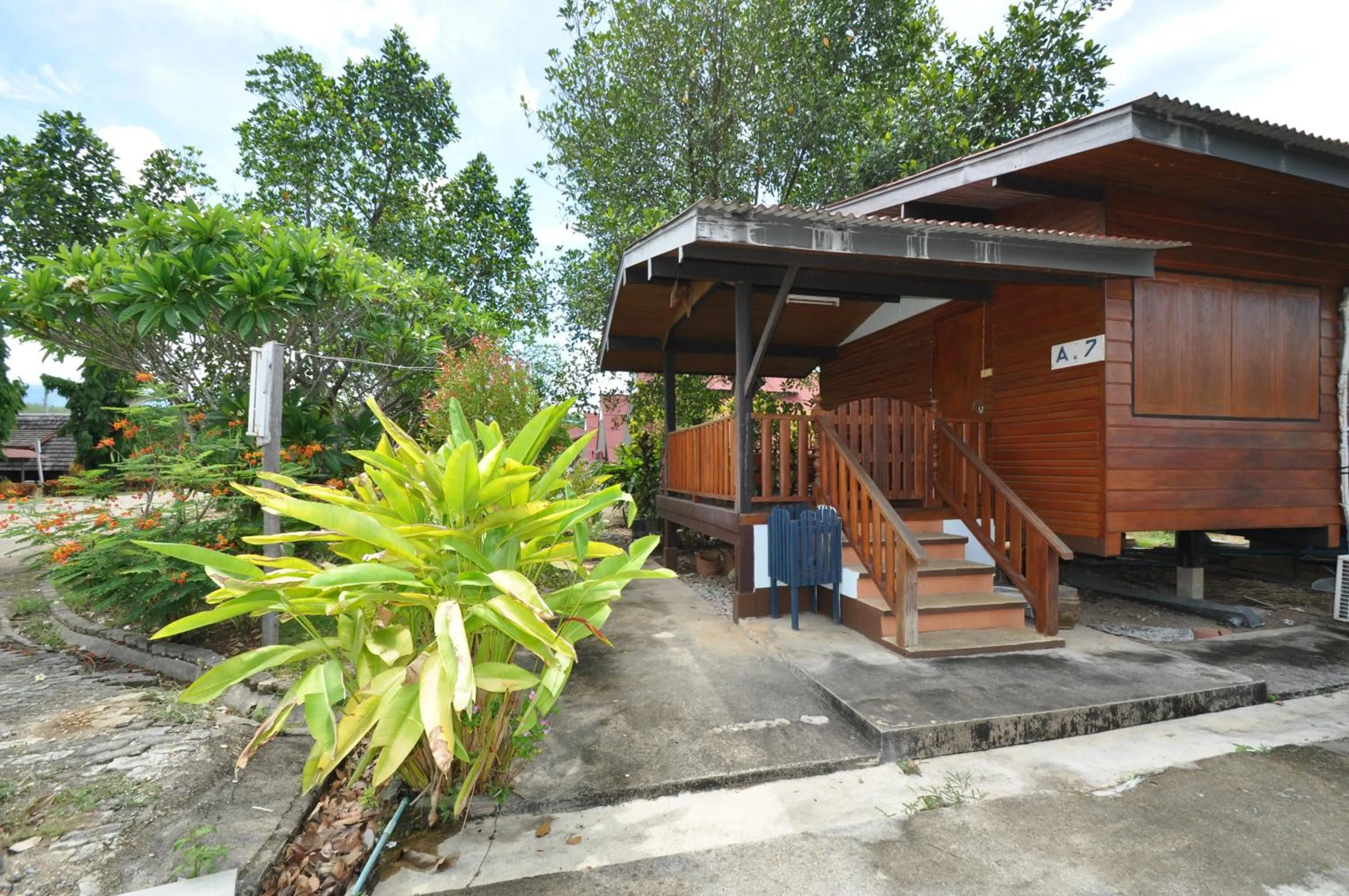Mae Chaem Hotel and Resort