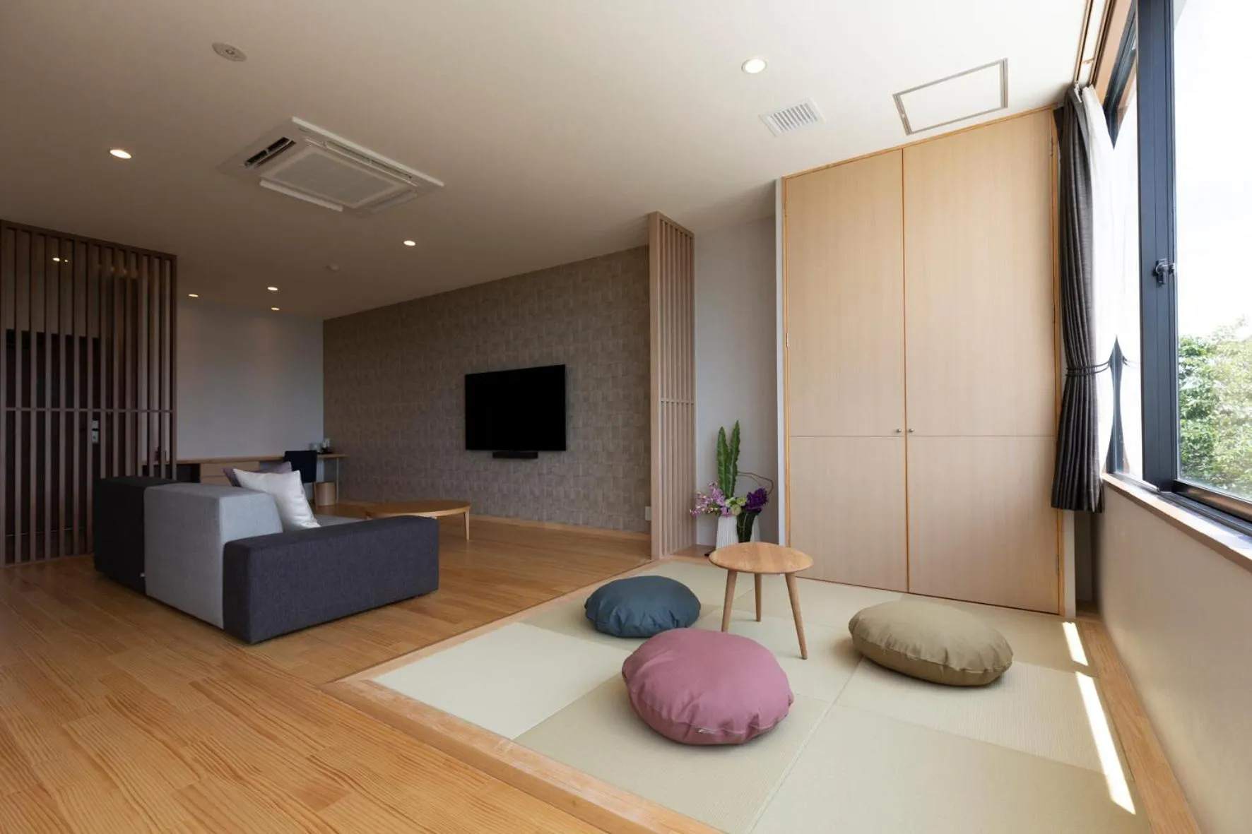 Living room in 宮島離れの宿 IBUKU -Miyajima Hanare no Yado IBUKU-