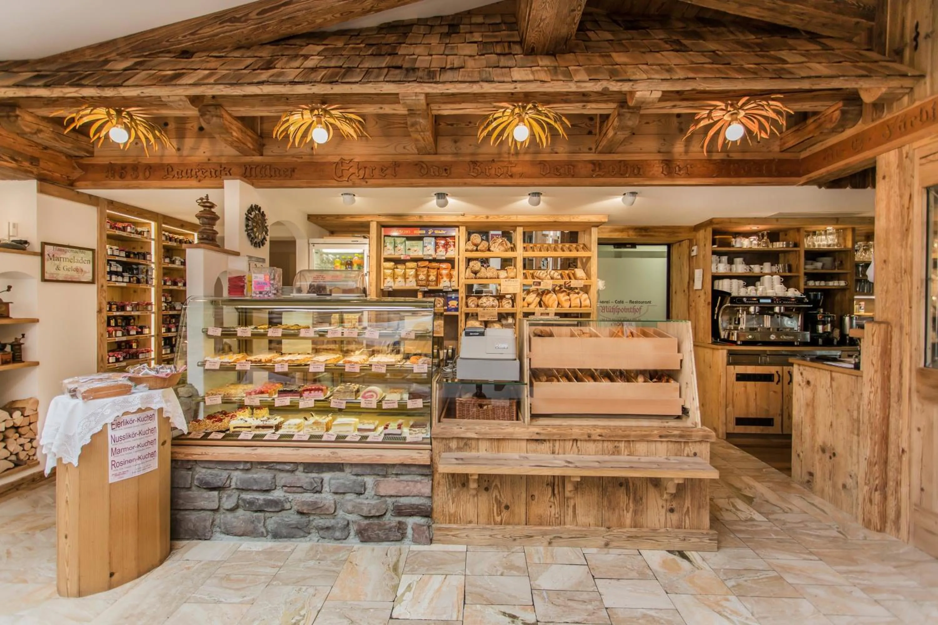 Food and drinks in Familien- und Vitalhotel Mühlpointhof
