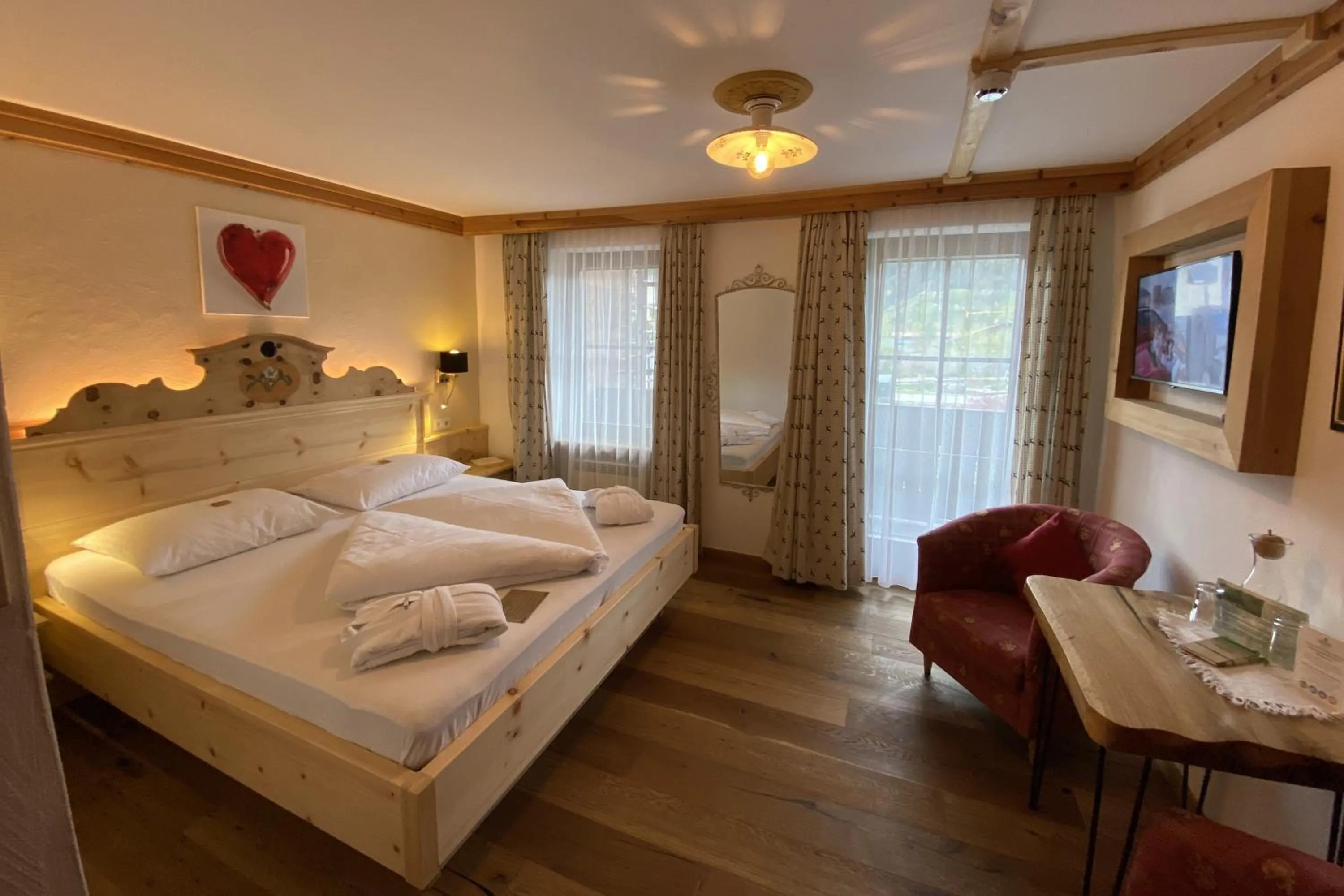 TV and multimedia, Bed in Familien- und Vitalhotel Mühlpointhof