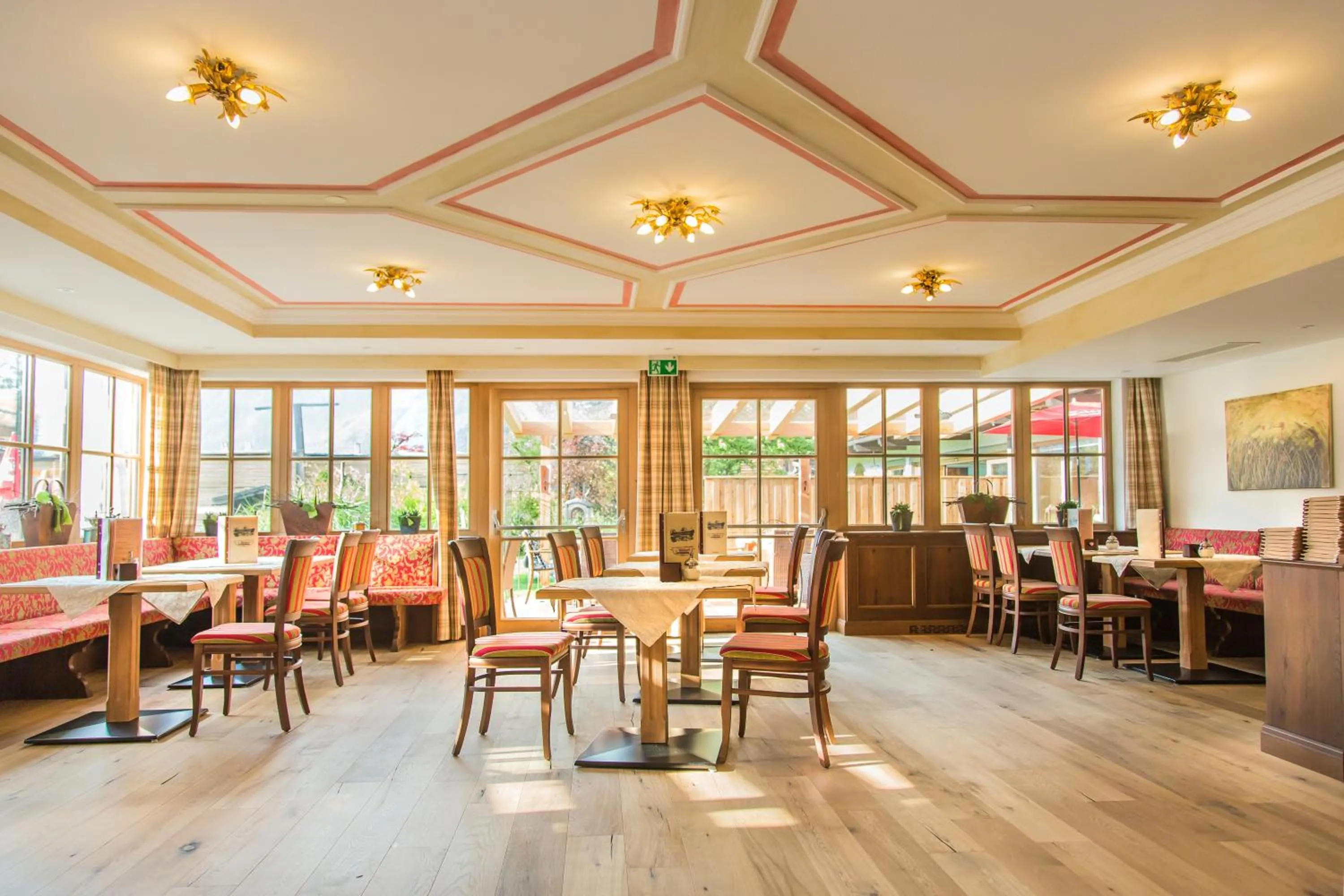 Restaurant/places to eat in Familien- und Vitalhotel Mühlpointhof