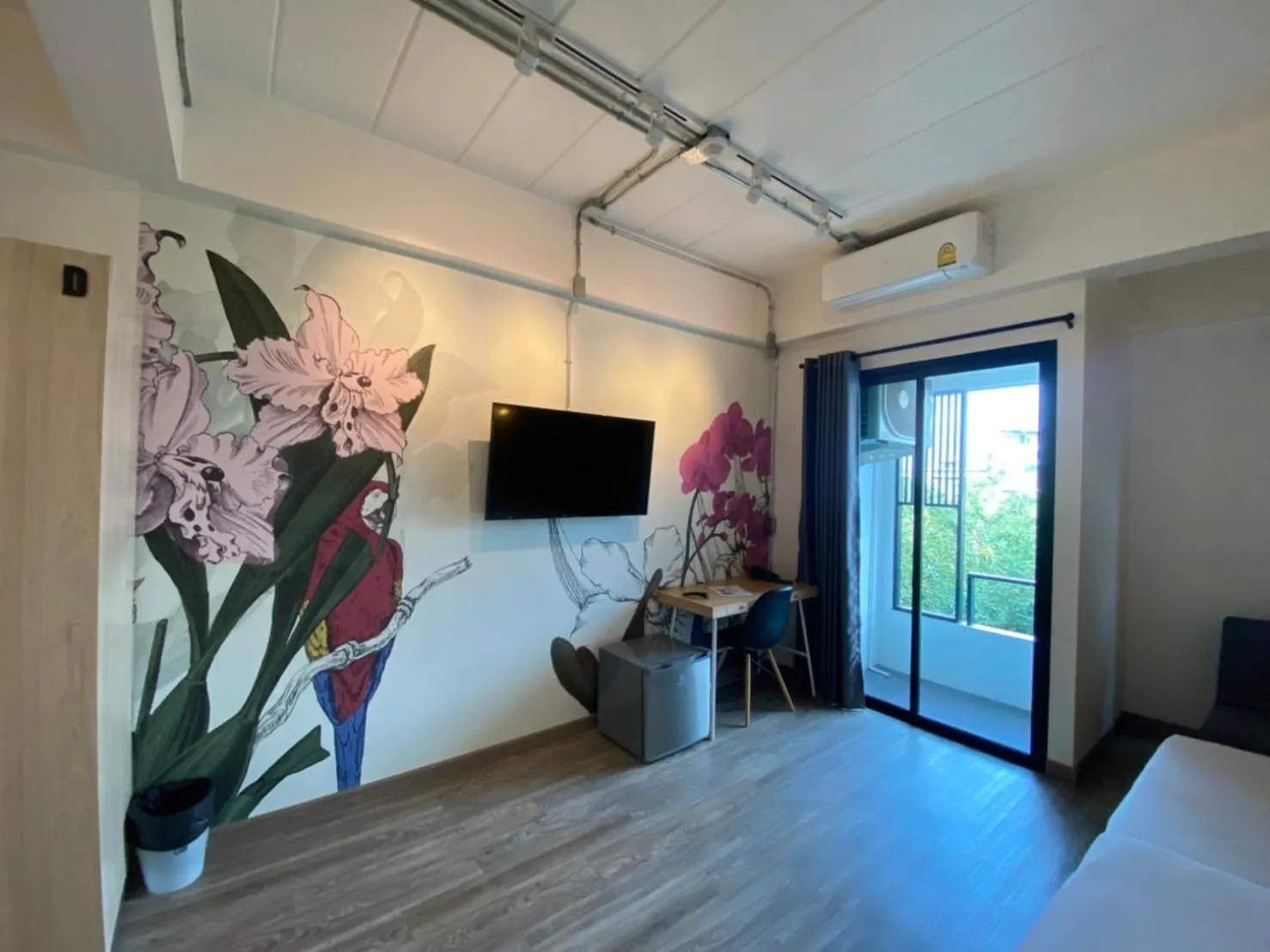 Bed in Bangkok Oasis Hotel