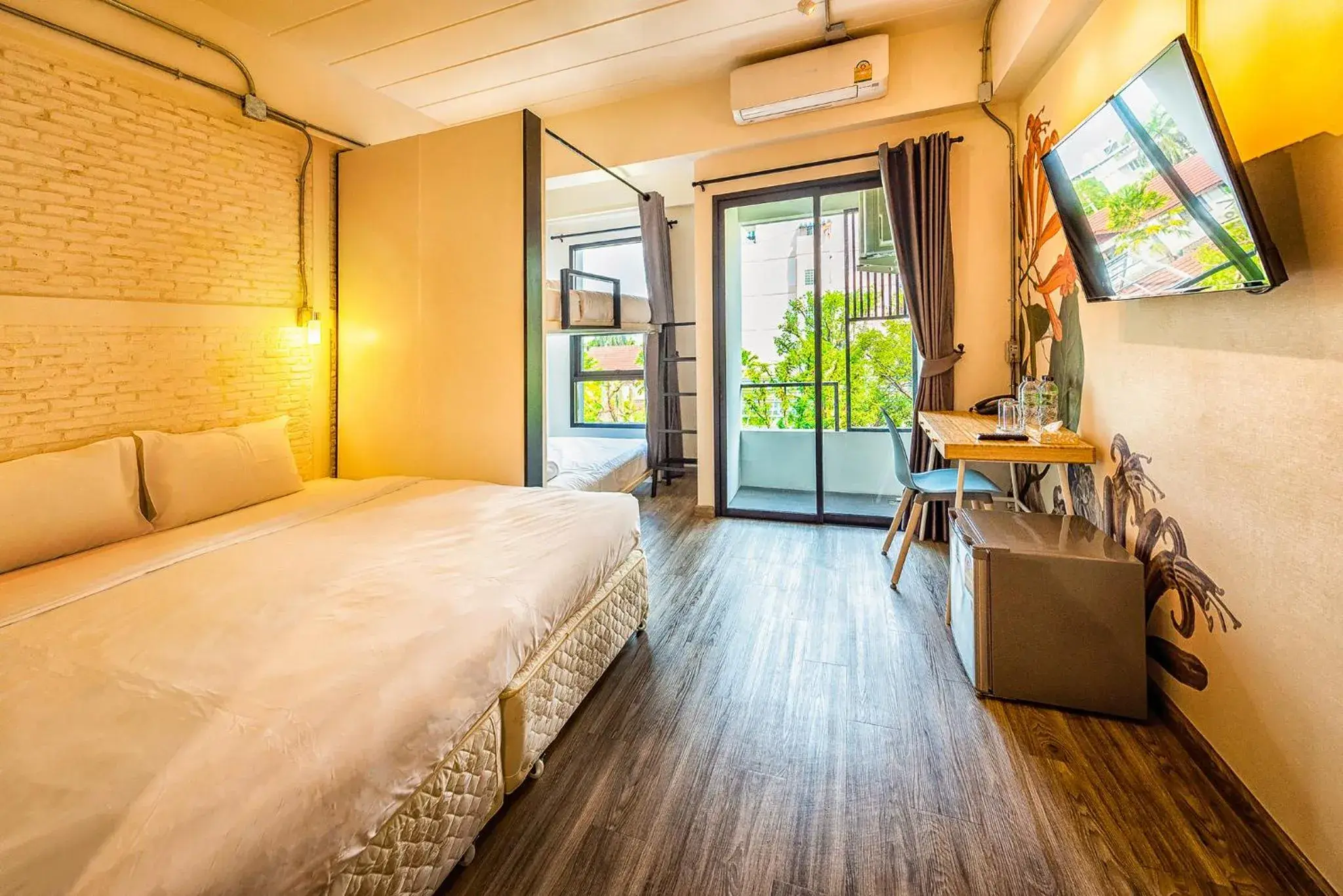 bunk bed, Bed in Bangkok Oasis Hotel bunk bed, Bed in Bangkok Oasis Hotel