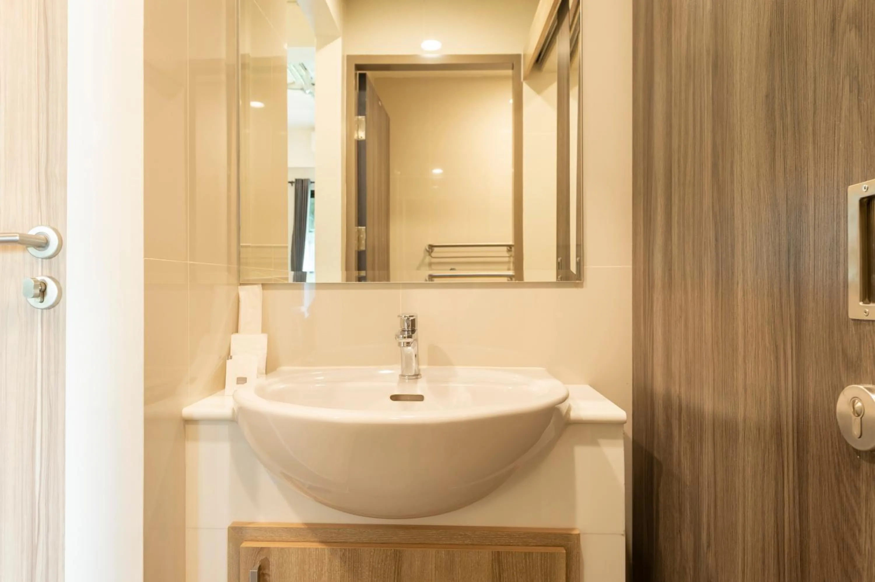 Bathroom in Bangkok Oasis Hotel