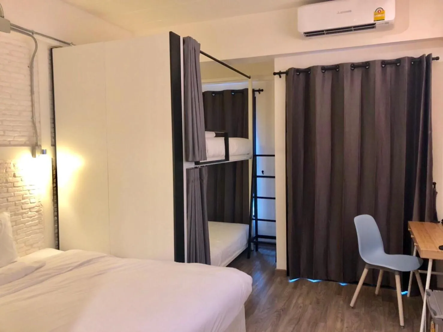 Area and facilities, Bed in Bangkok Oasis Hotel