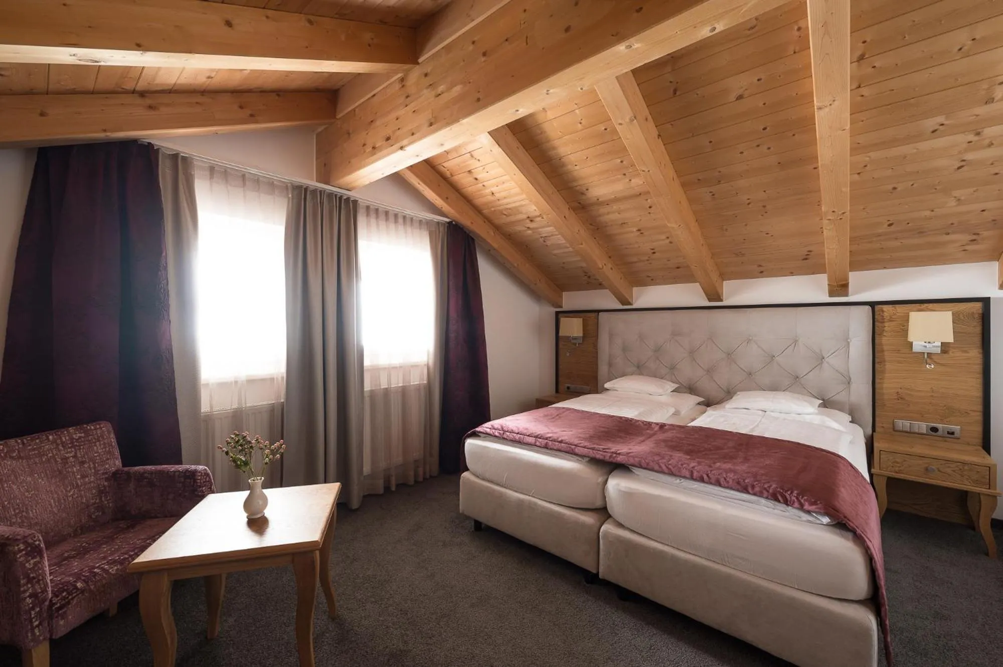 Bed in Hotel Seespitz