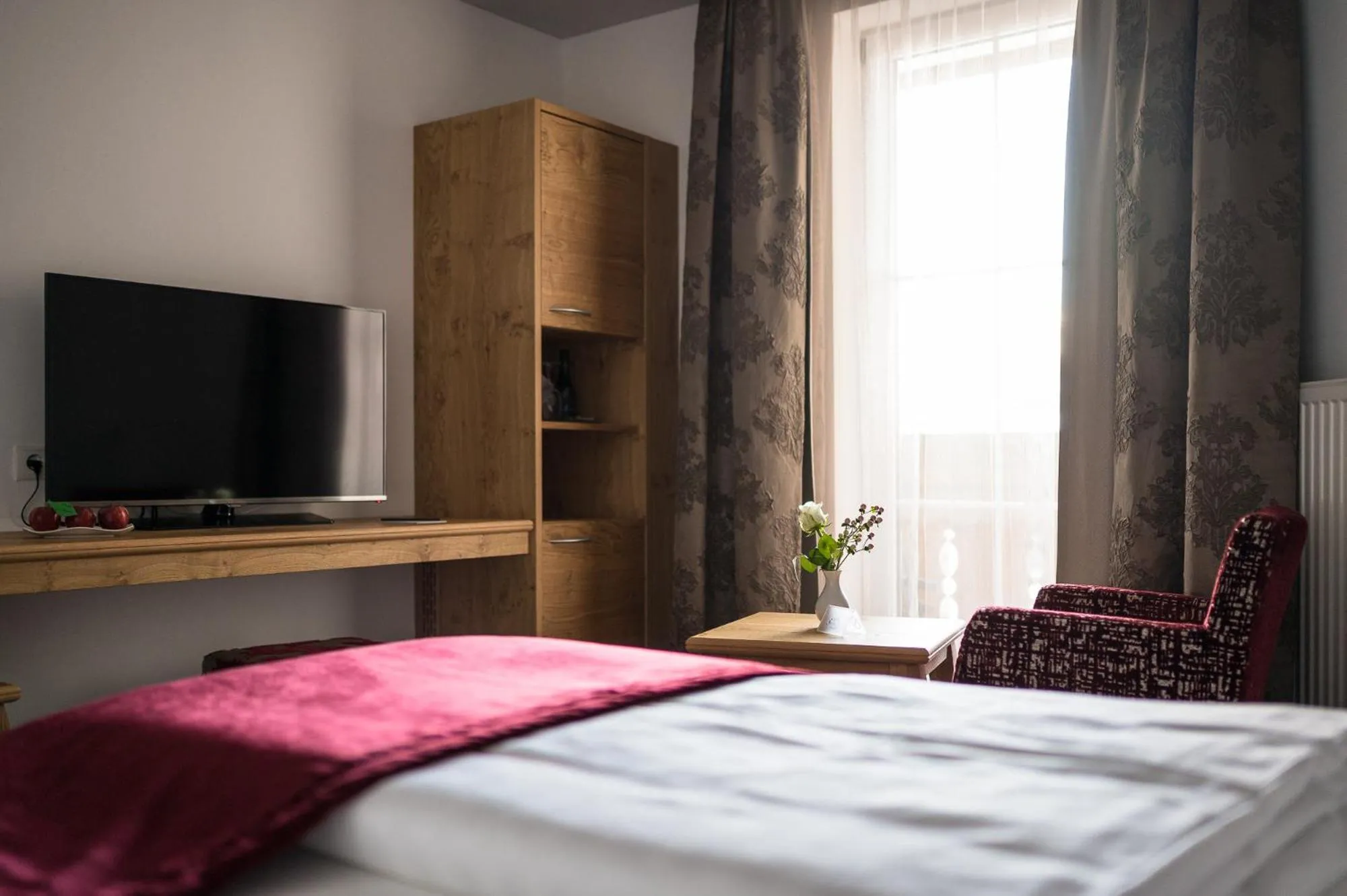 TV and multimedia, Bed in Hotel Seespitz