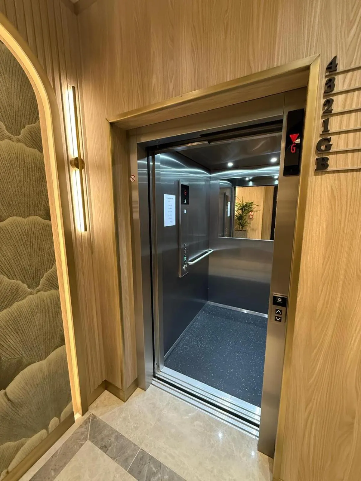 elevator in St Mark's - Merit Hotels