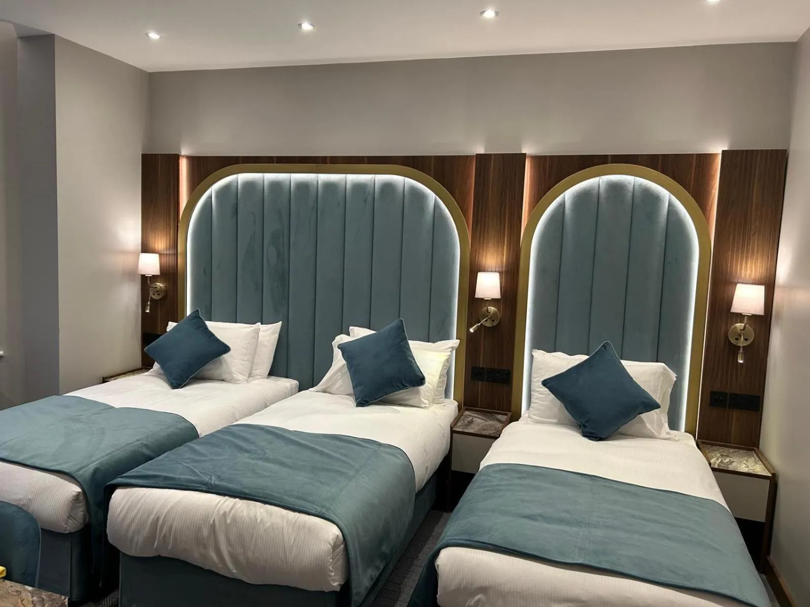 Bedroom, Bed in St Mark's - Merit Hotels