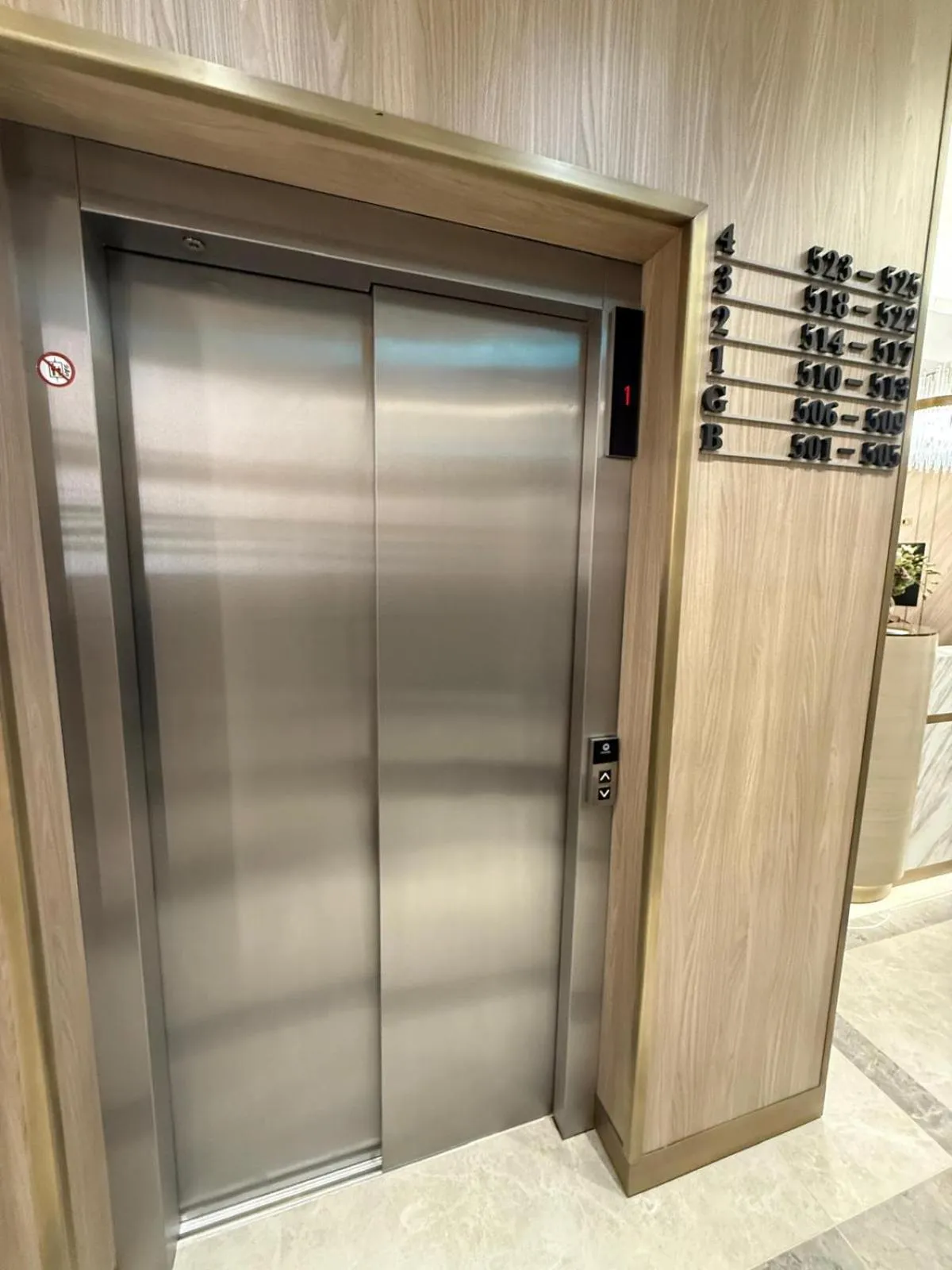 elevator in St Mark's - Merit Hotels