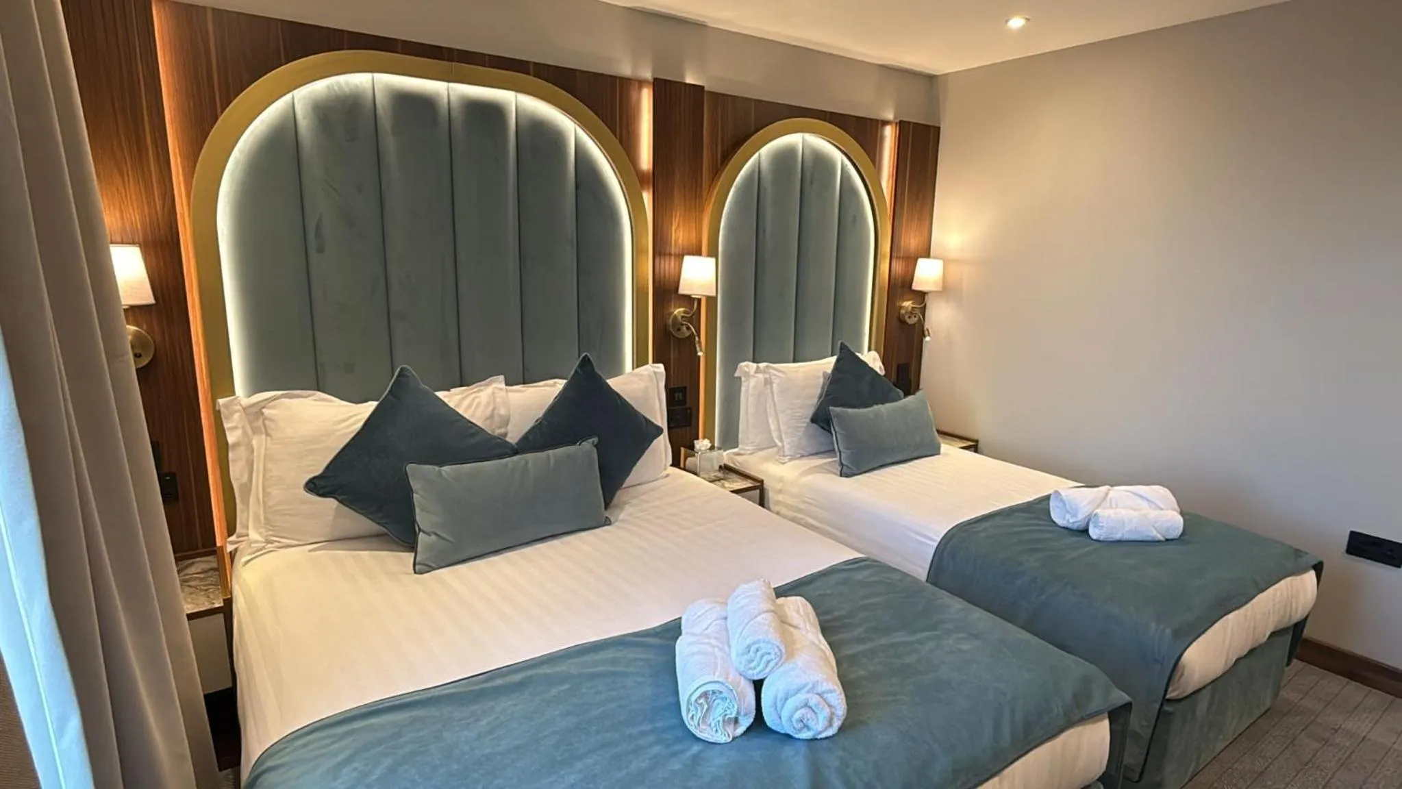 Bedroom, Bed in St Mark's - Merit Hotels