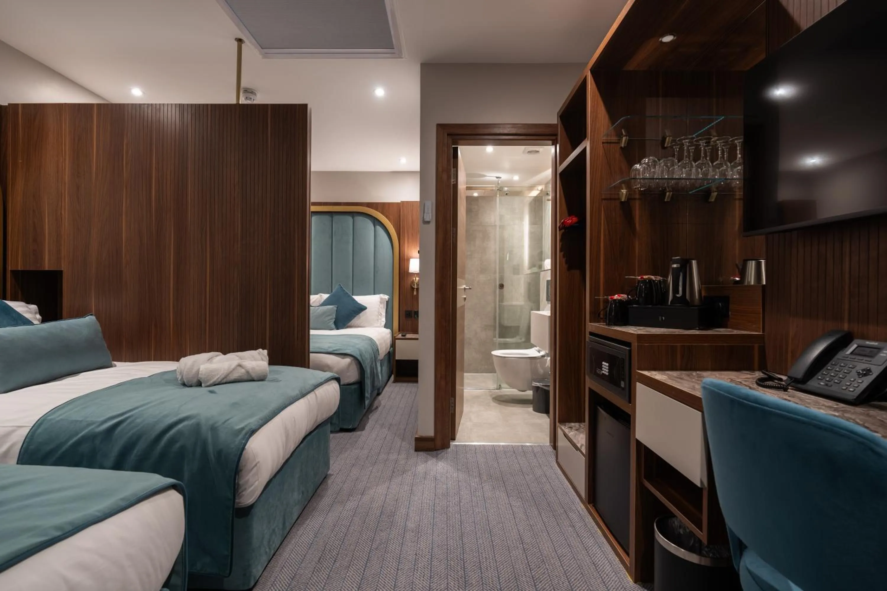 Bedroom, Bed in St Mark's - Merit Hotels