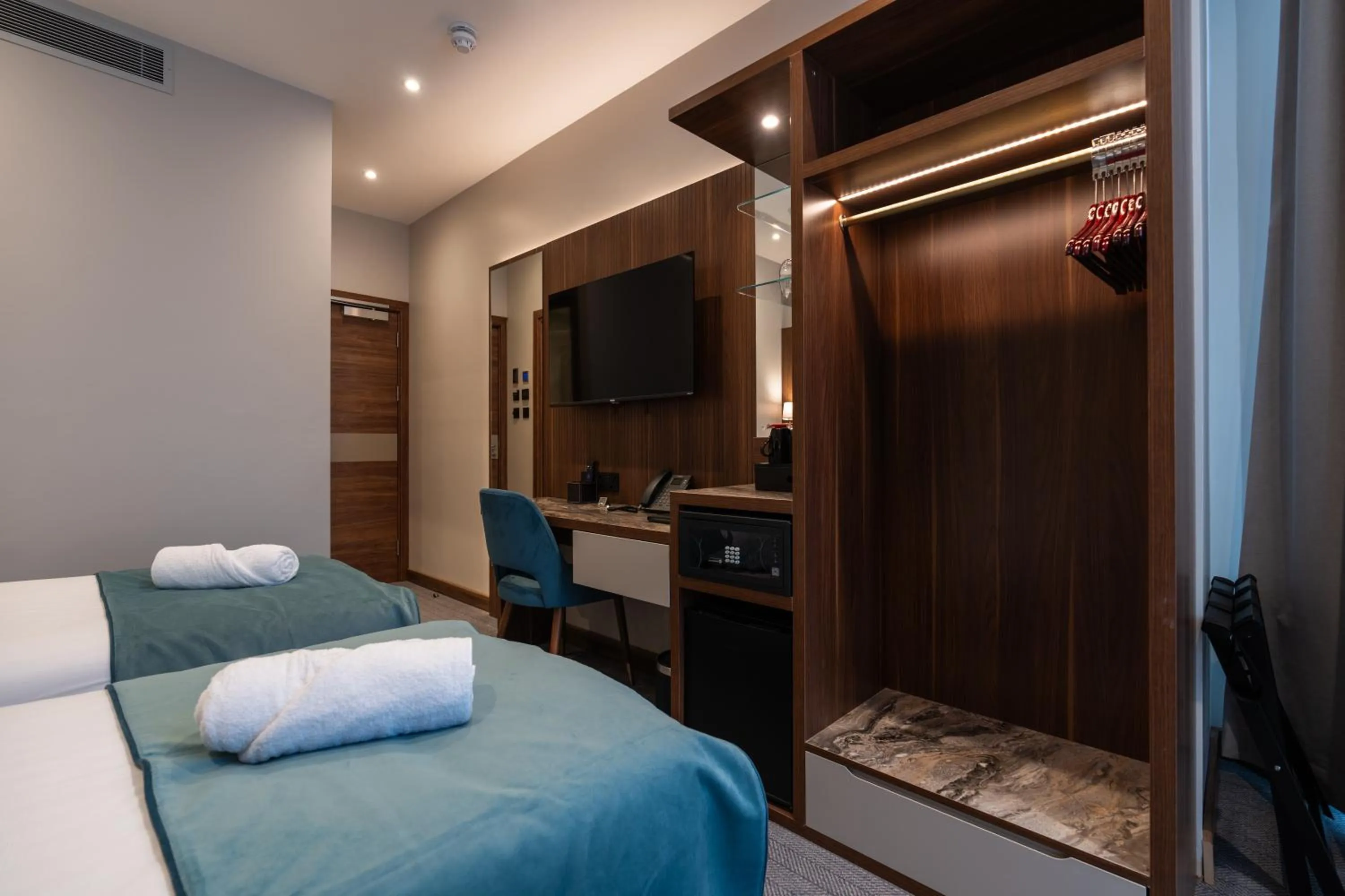 TV and multimedia, Bed in St Mark's - Merit Hotels