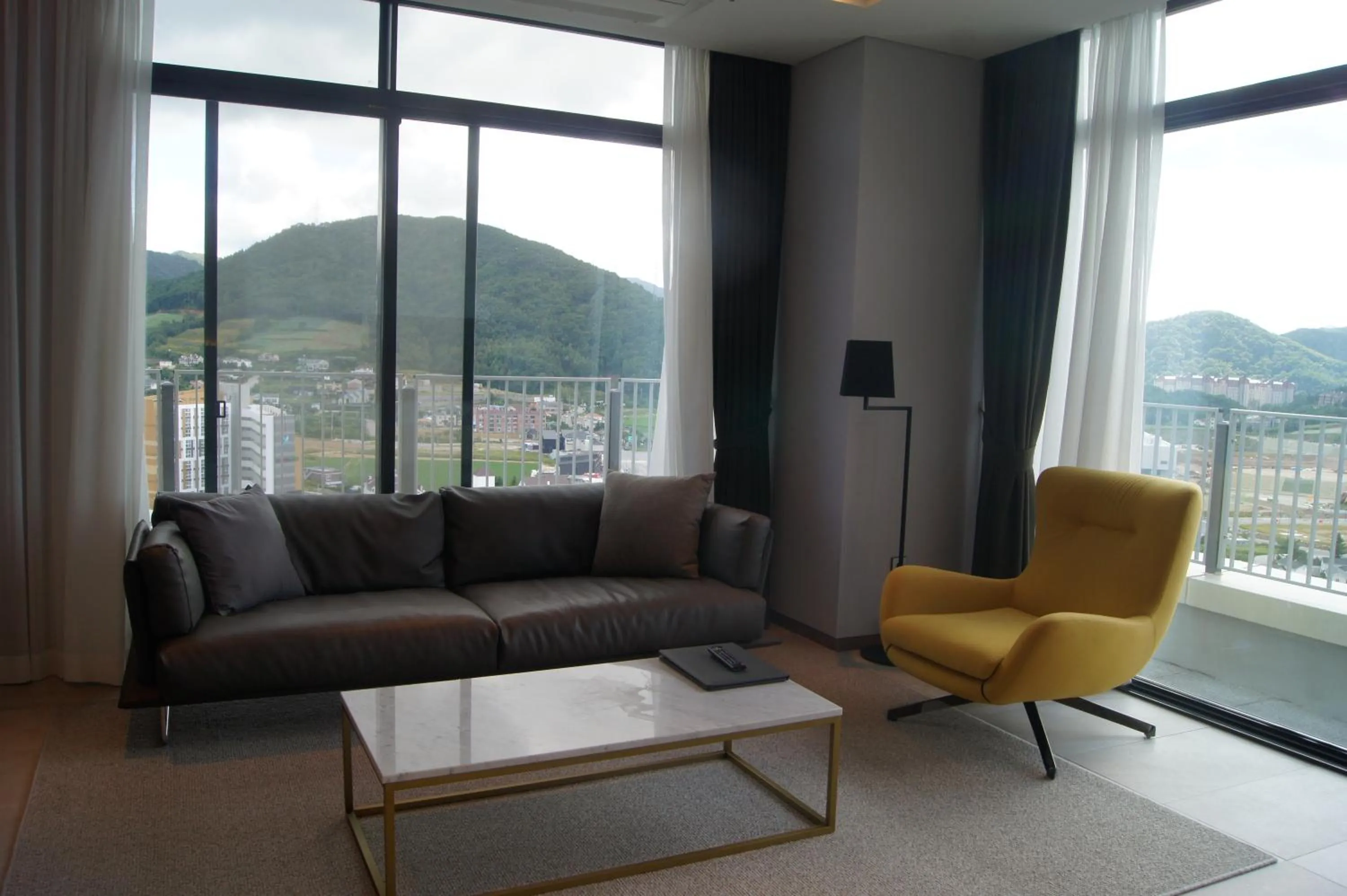 Living room in AM Hotel