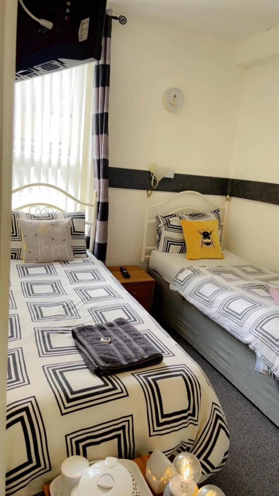 Bed in Fern Villa Hotel - Albert Road