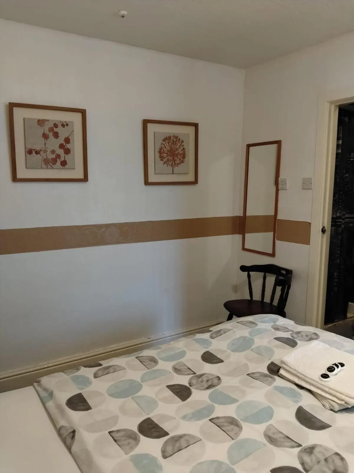 Bed in Fern Villa Hotel - Albert Road