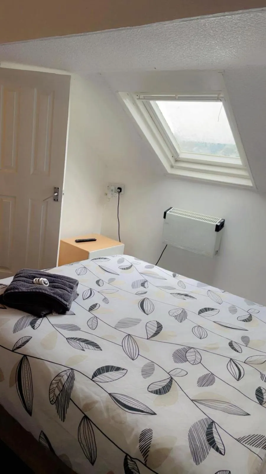 Bed in Fern Villa Hotel - Albert Road