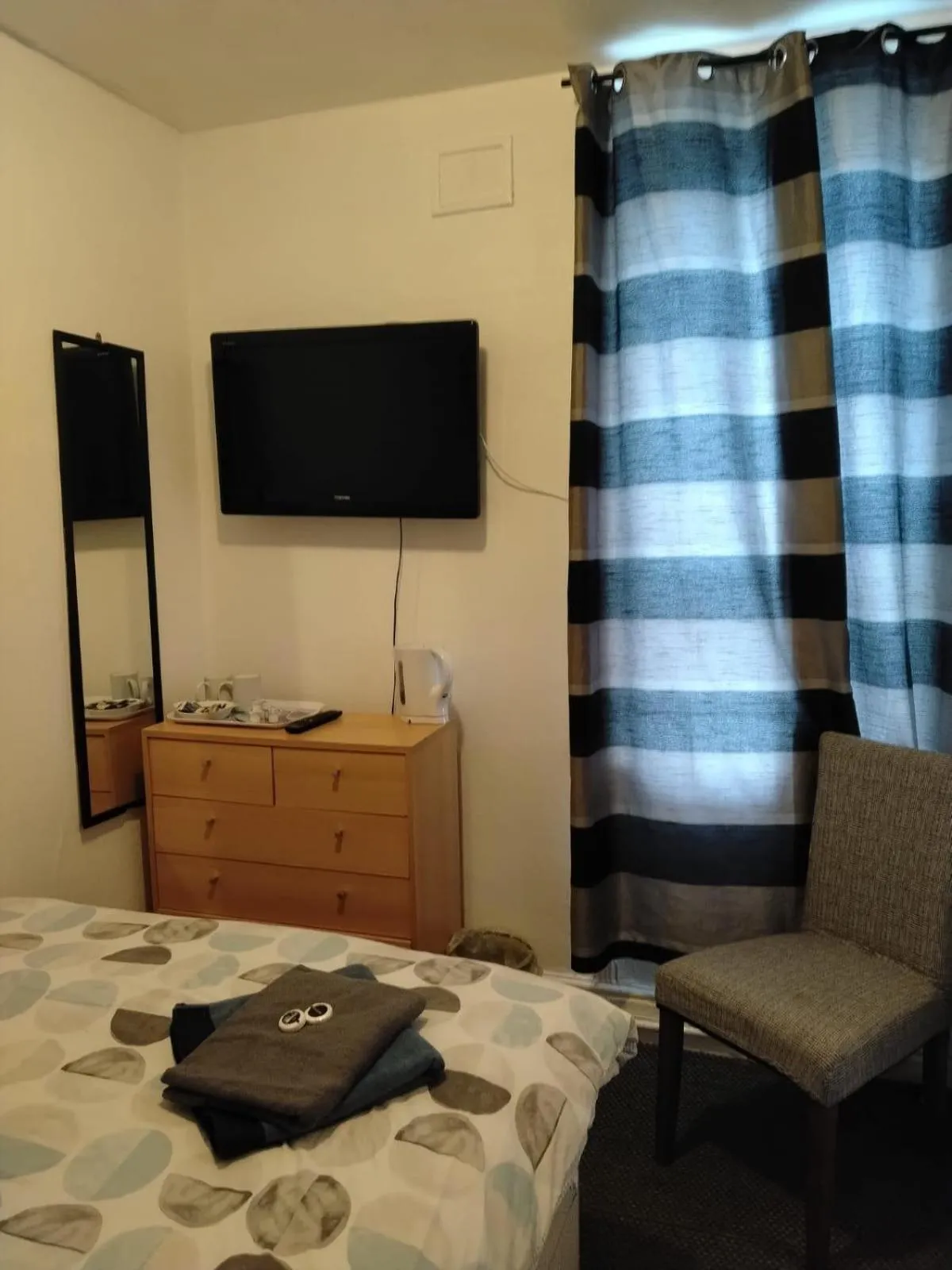 Bed in Fern Villa Hotel - Albert Road