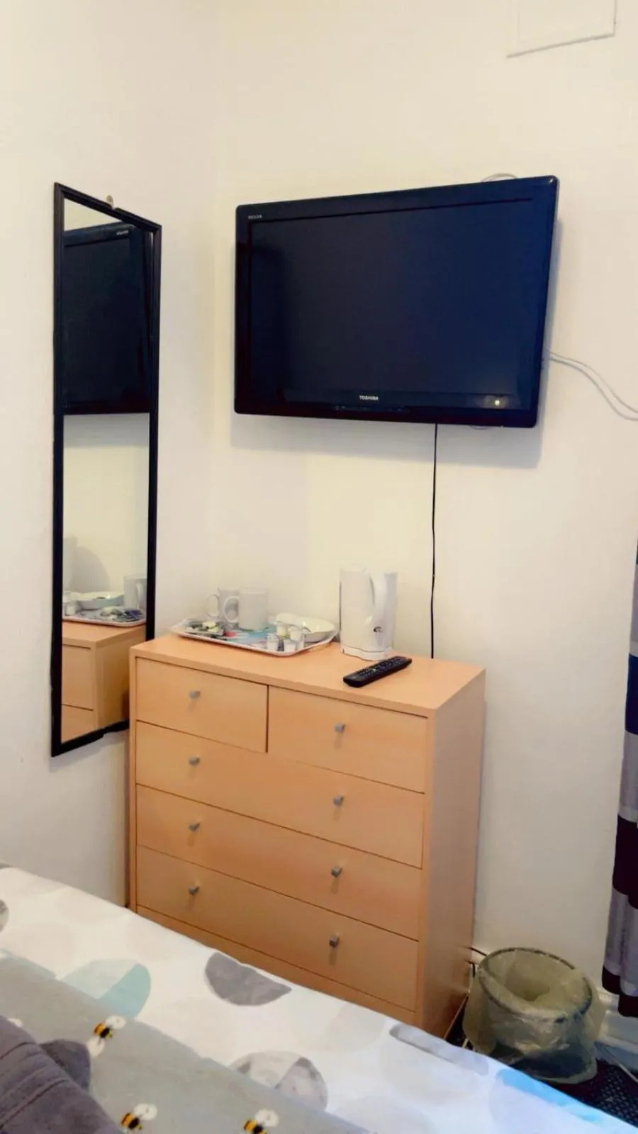 Bed in Fern Villa Hotel - Albert Road