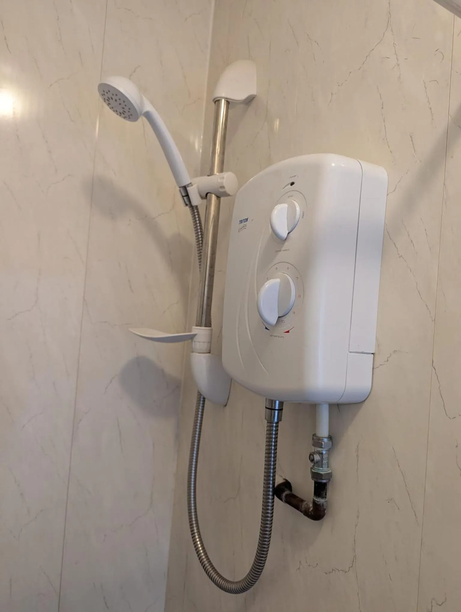 Shower in Fern Villa Hotel - Albert Road