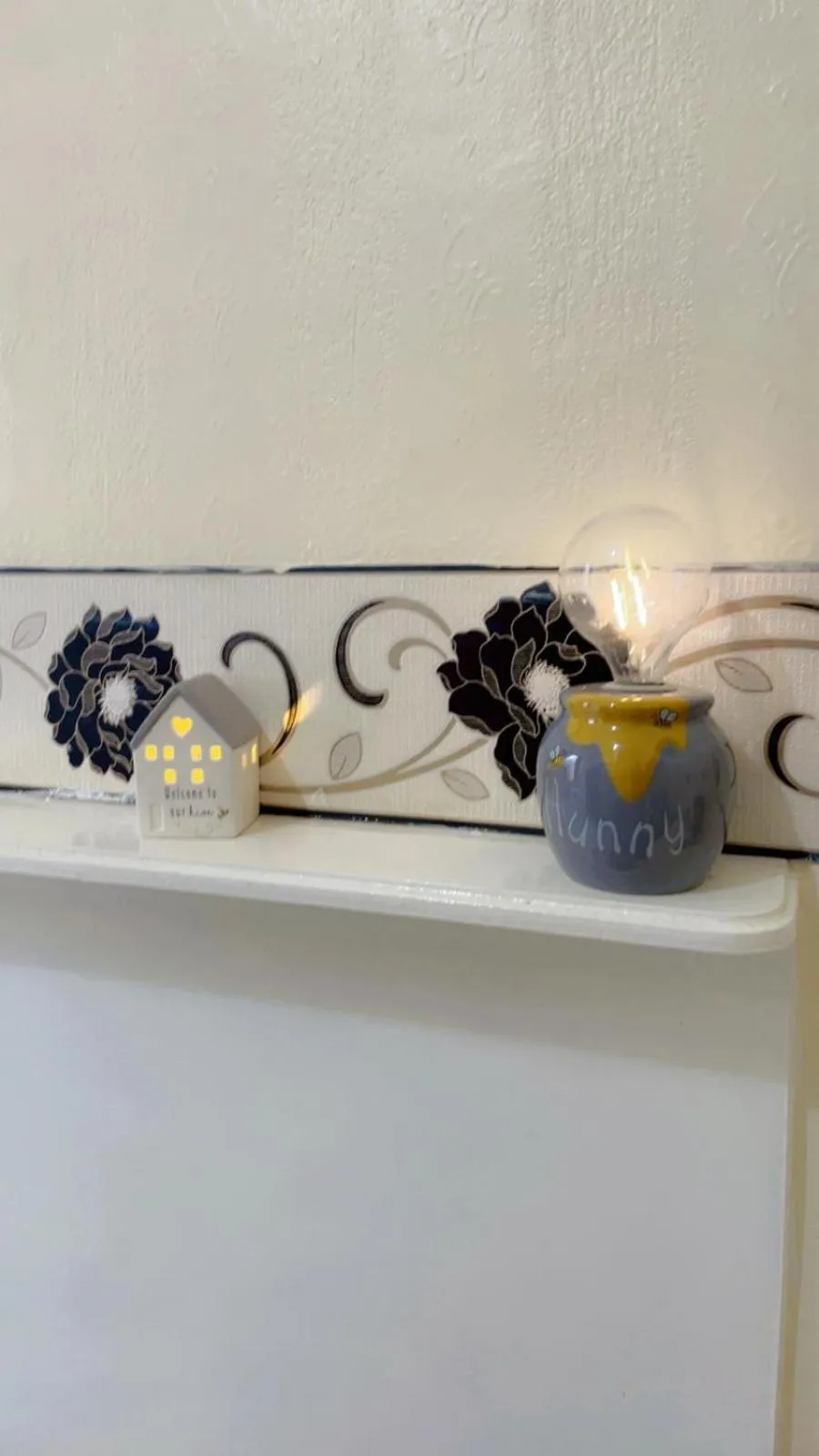 Decorative detail in Fern Villa Hotel - Albert Road