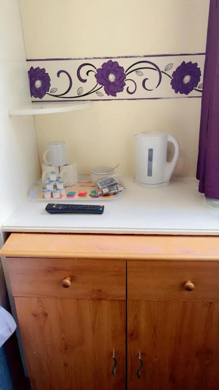 Coffee/tea facilities in Fern Villa Hotel - Albert Road