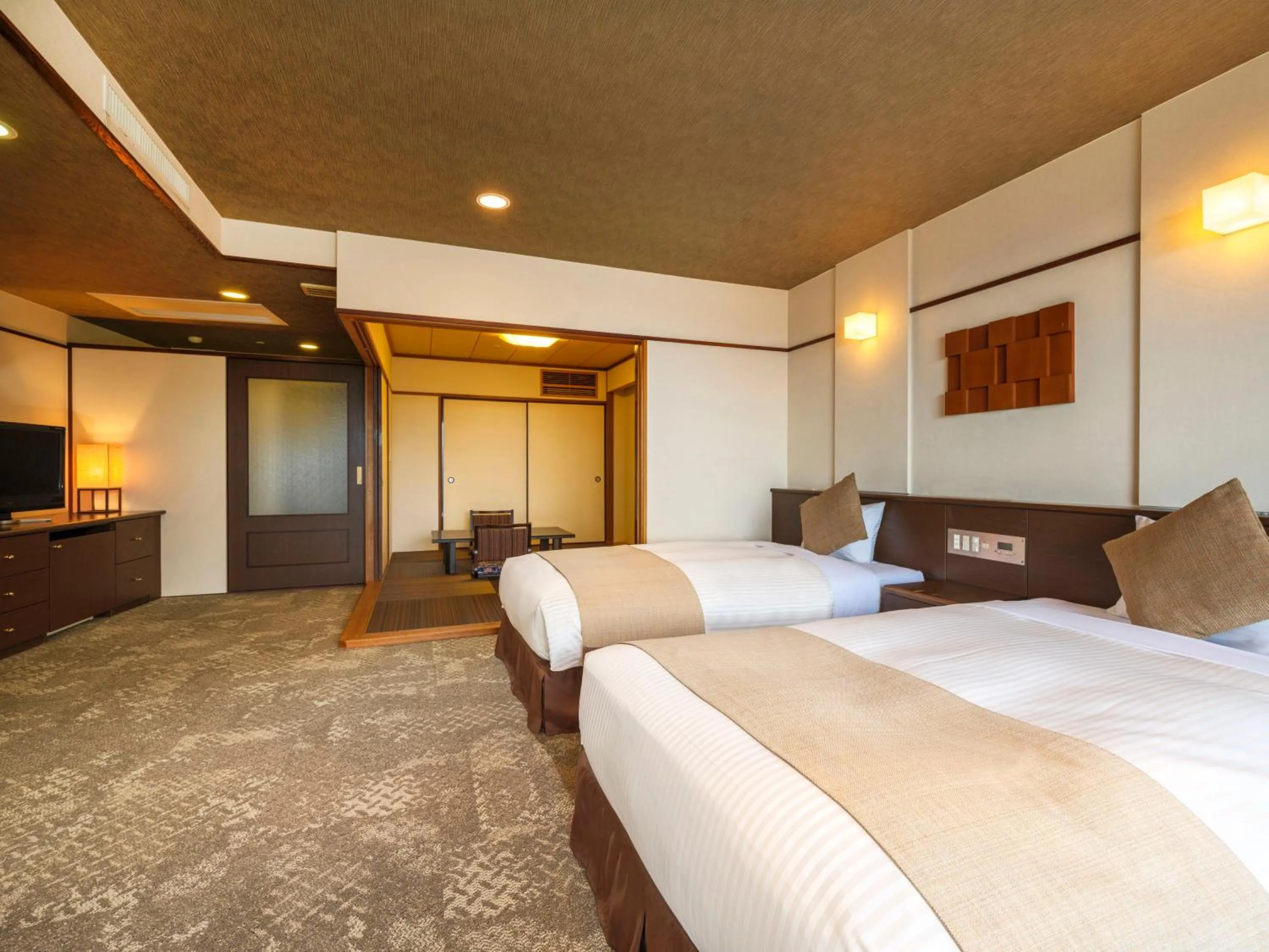 Photo of the whole room, Bed in KAMENOI HOTEL Atami